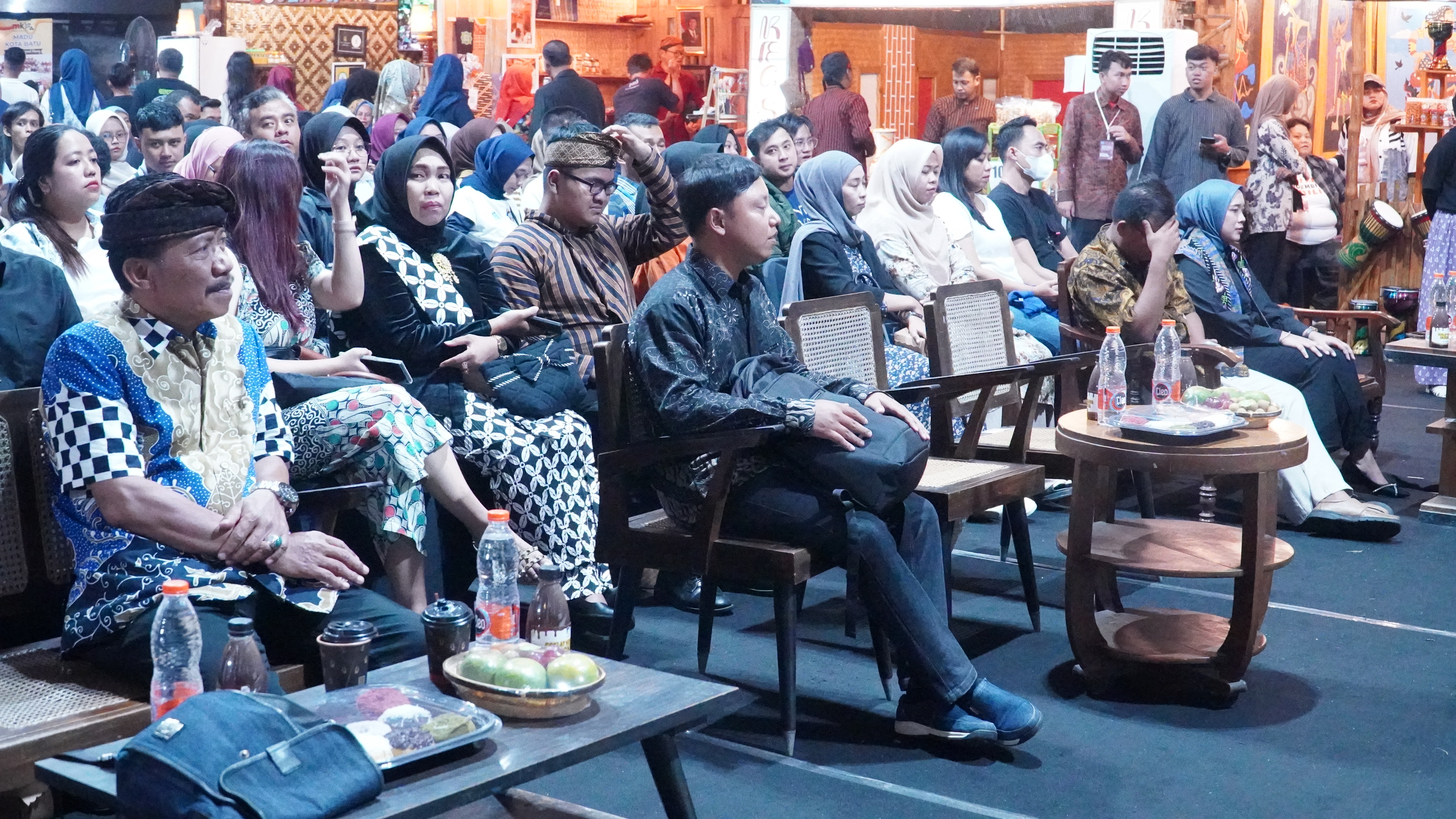 Pembukaan Talkshow BLITAR CAH PRENEUR di tenda doom area Bazar Blitar Djadoel