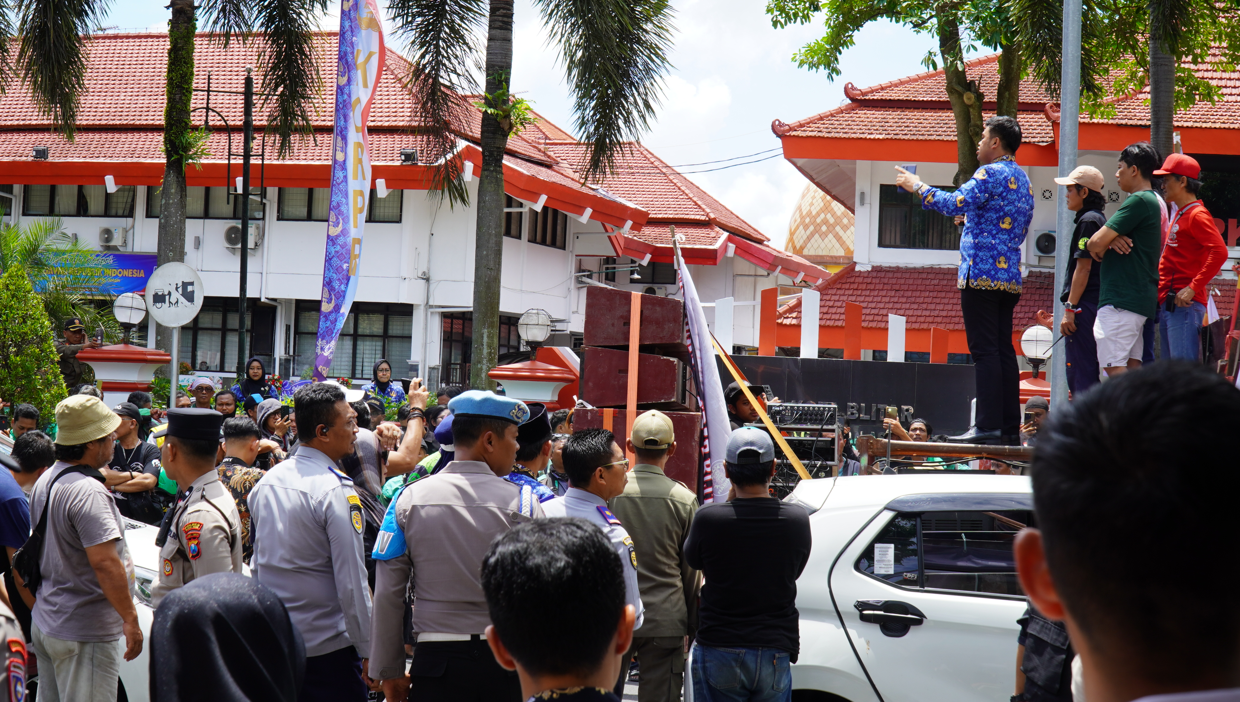 1 Desember 2025 - Mediasi dengan Massa Aksi Driver Online