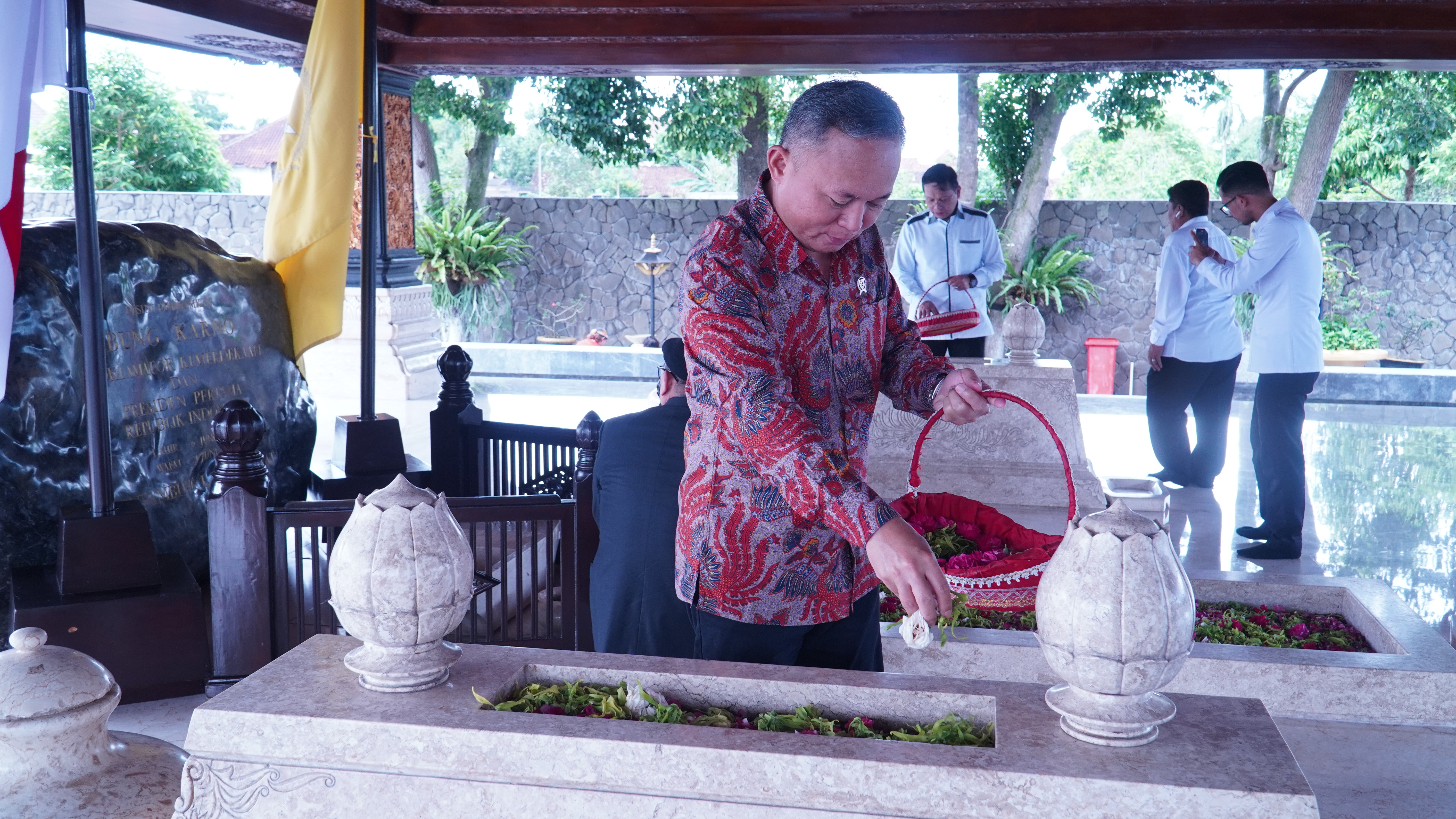11 Juni 2025 - Ziarah Makam Bung Karno bersama Wamen HAM RI