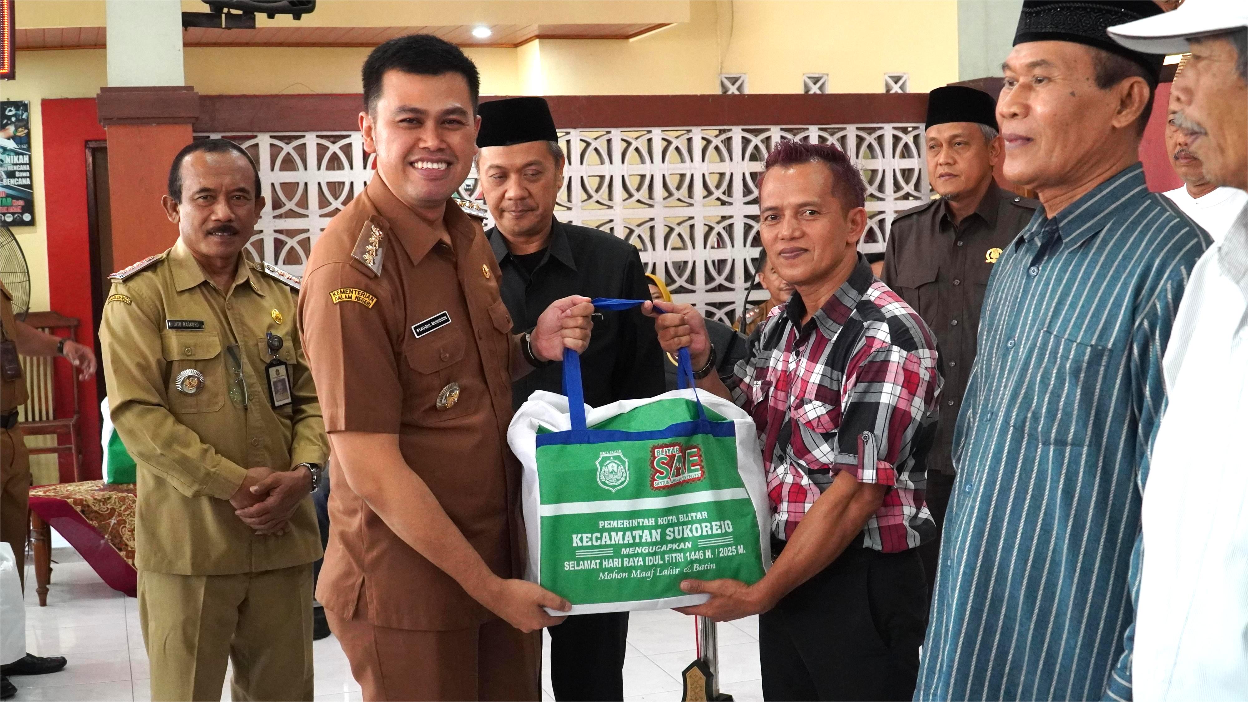 18 Maret 2025 - Pemberian Bingkisan HARI RAYA RT RW LPMK se-Kec.SUKOREJO
