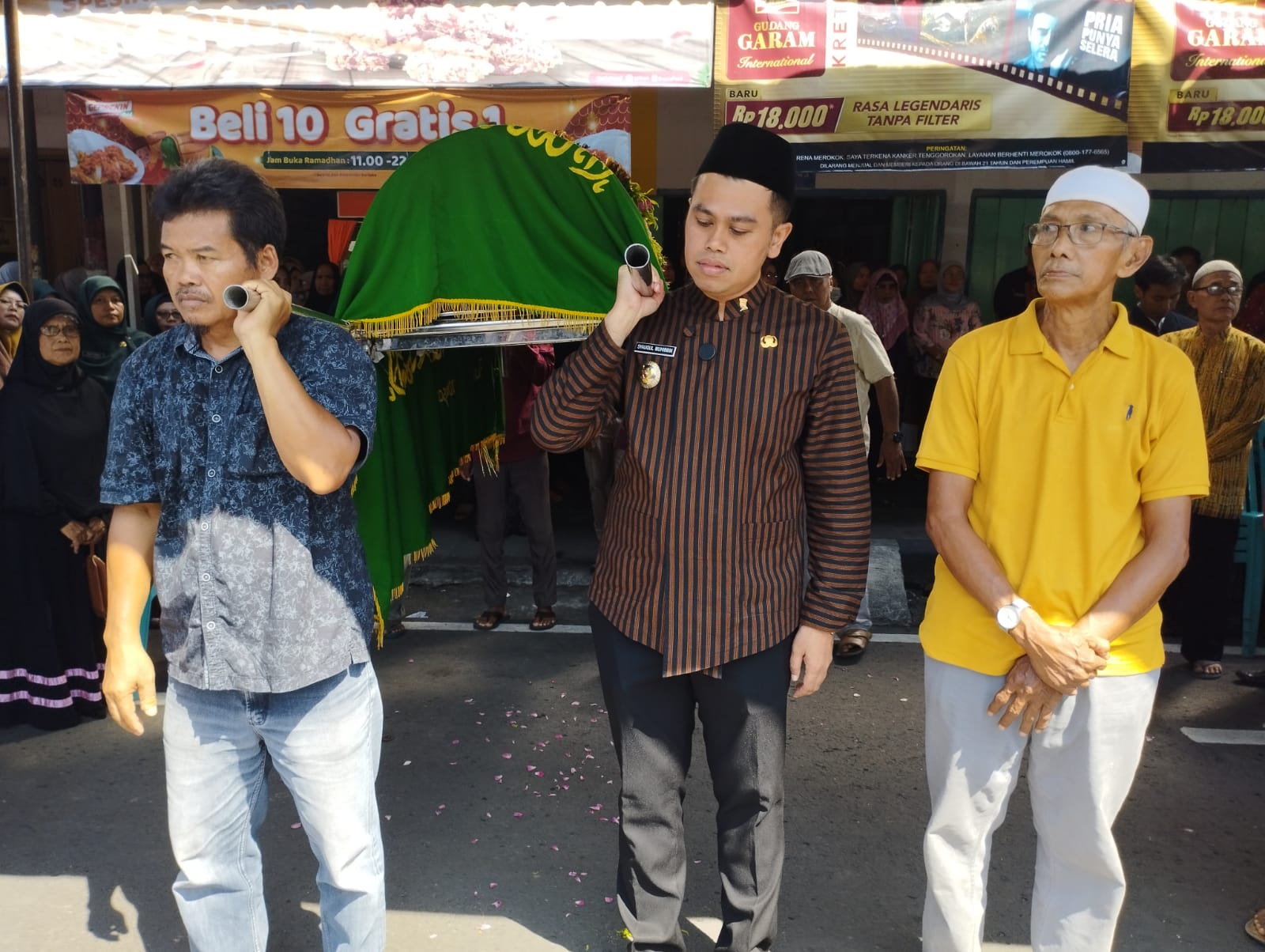 Takziah Almarhun Bapak AGUS SALIM (Purna Staf Ahli Pemkot Blitar )