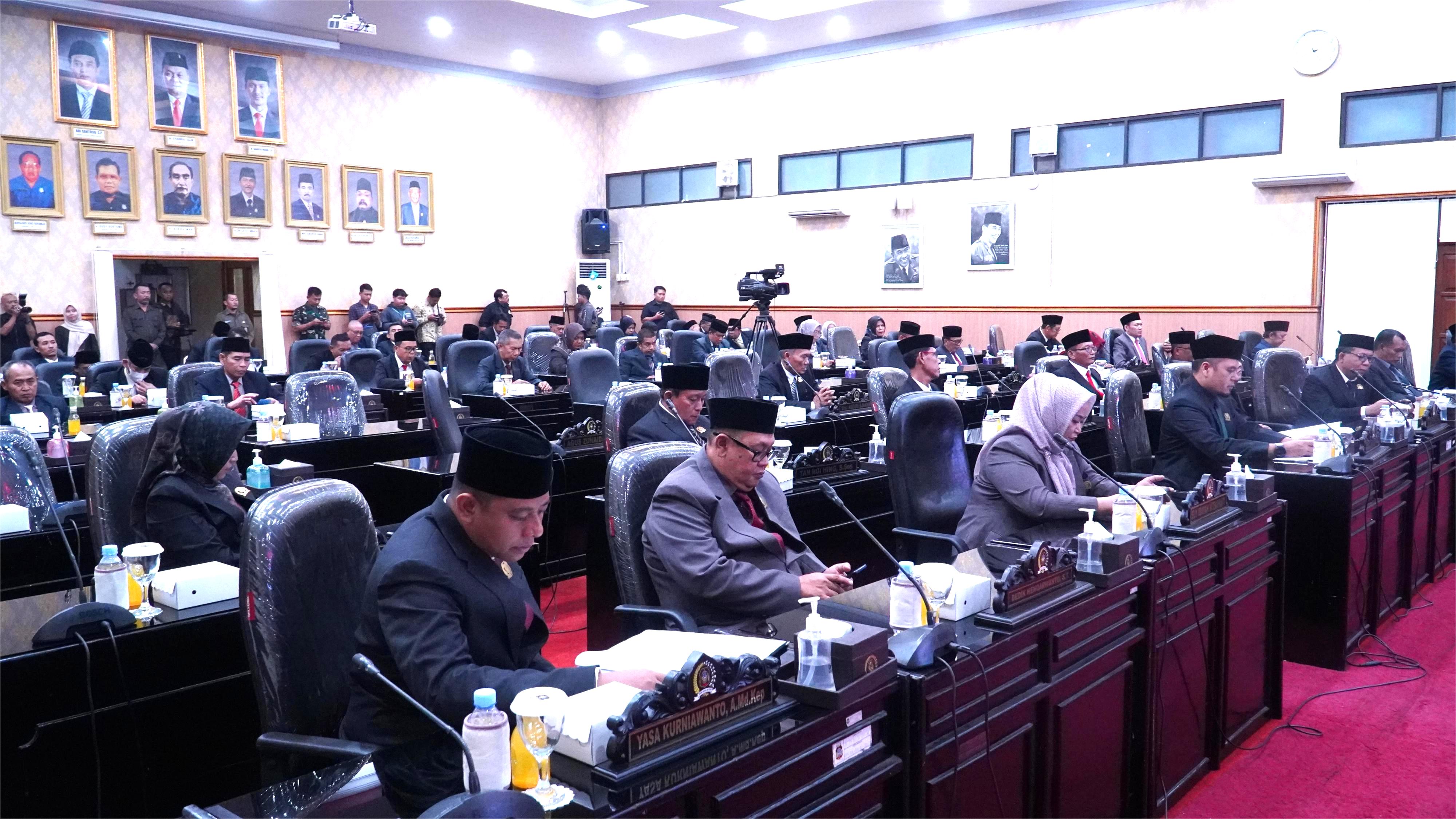 13 Juni 2025 - RAPAT PARIPURNA DPRD