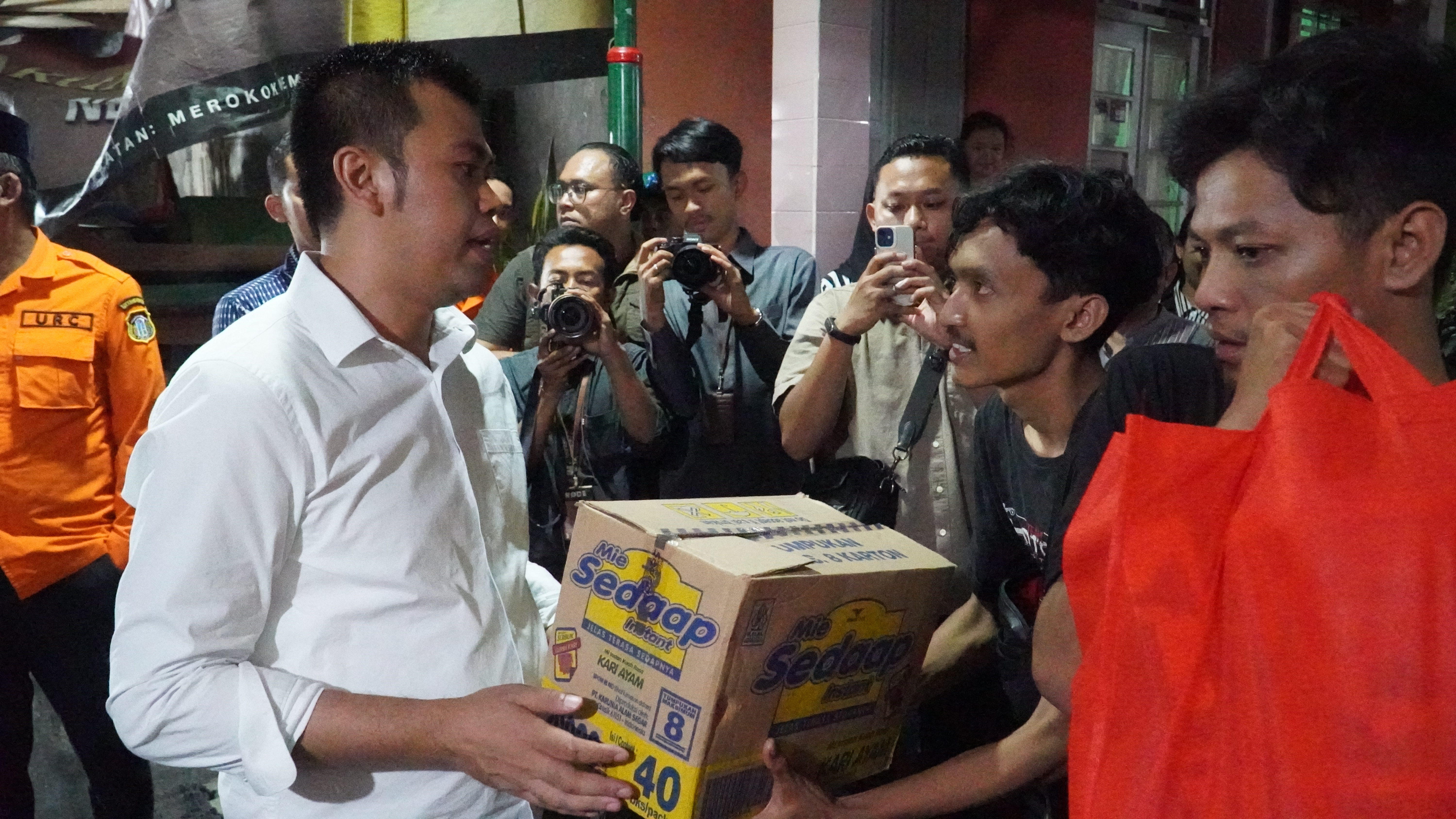 4 Maret 2025 - Penyerahan Bantuan Sembako Bencana di Jl.Kelud, jl.RA Kartini, gedog, klampok