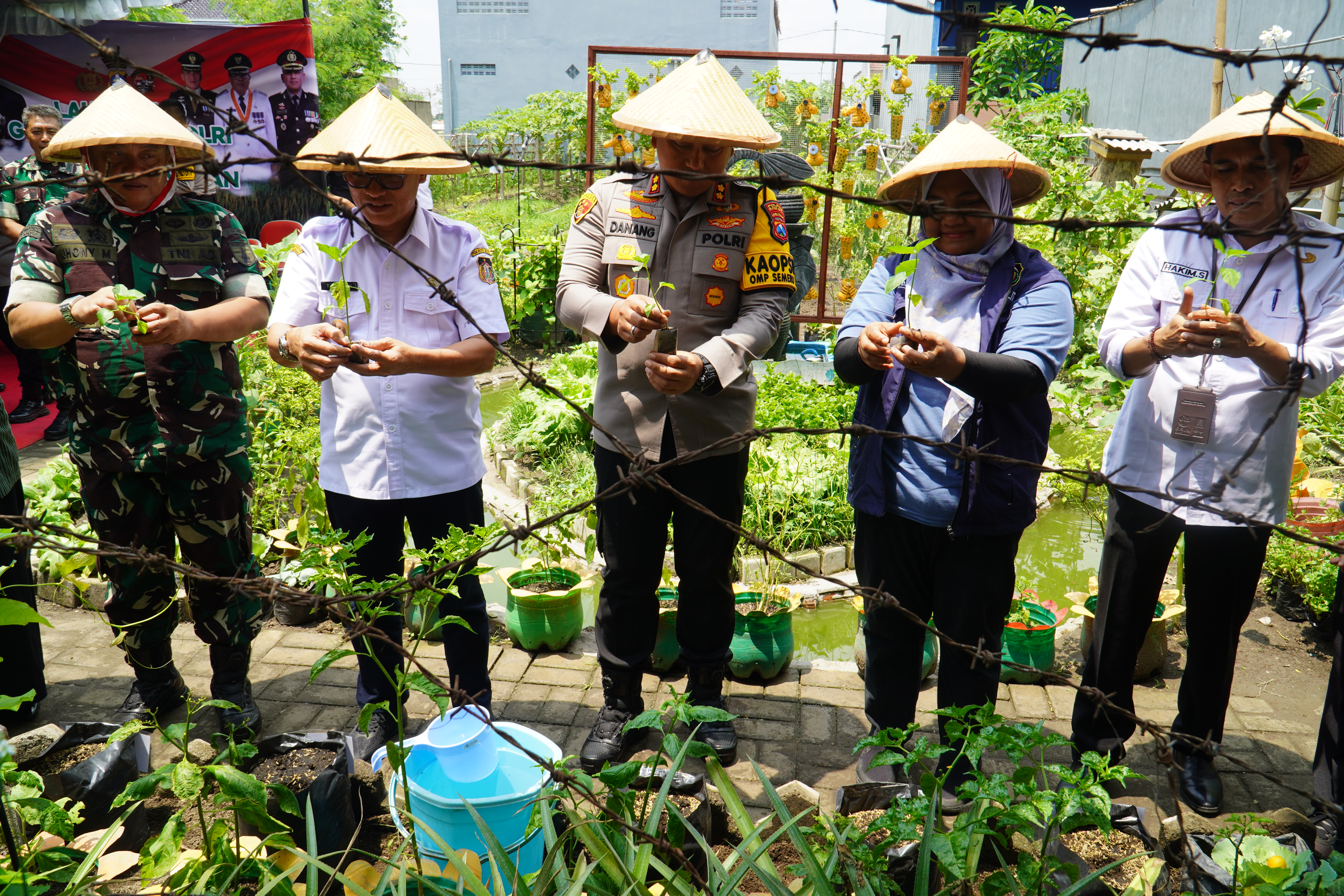 20 November 2024 - Launching Gugus Tugas Polri mendukung Ketahanan Pangan di Balai RW 16 GKR Sananwetan