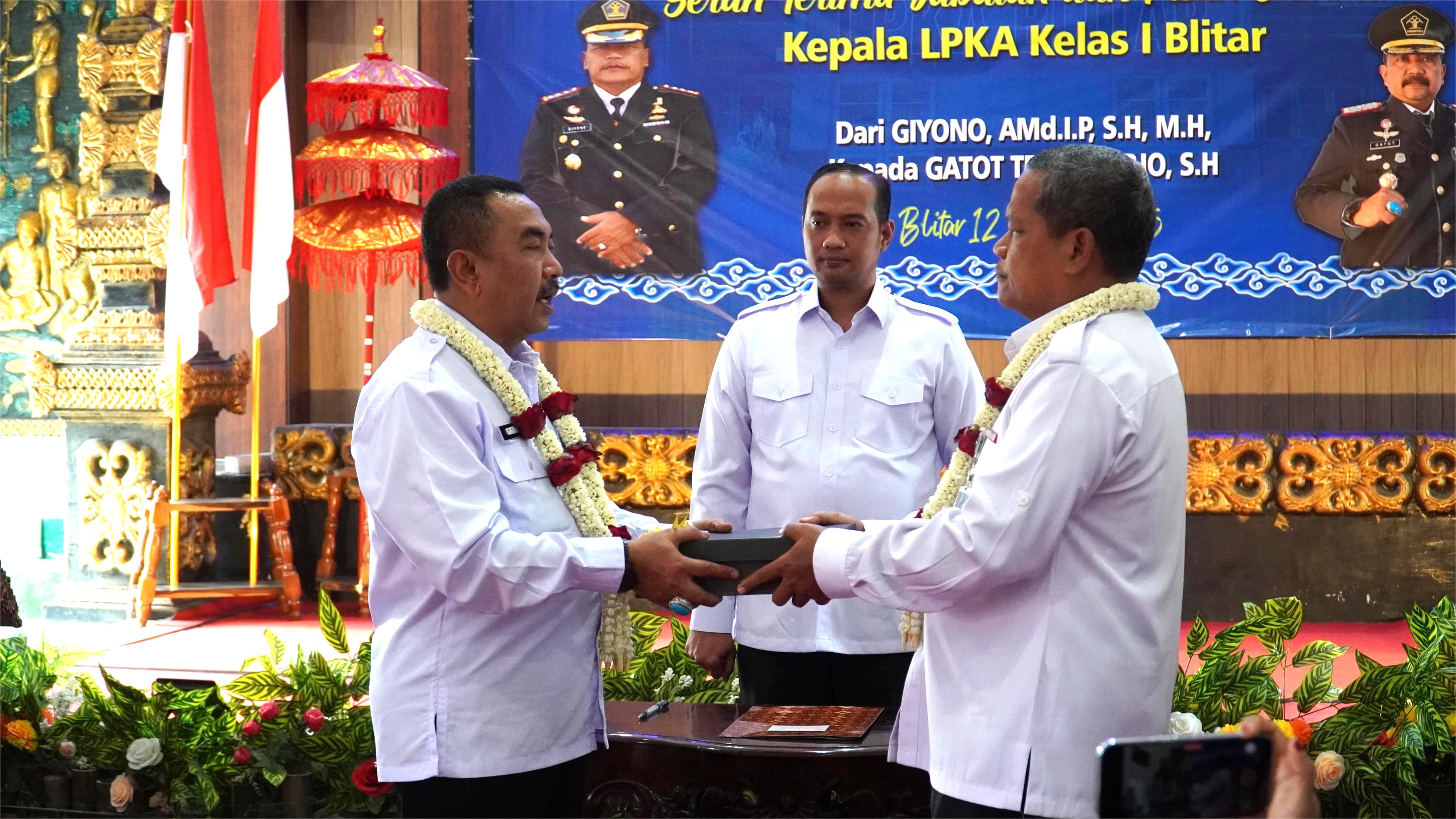 12 Februari 2025 - Sertijab dan Pisah Sambut KEPALA LEMBAGA PEMBINAAN KHUSUS ANAK KELAS 1 BLITAR  di Aula Lapas Anak Blitar
