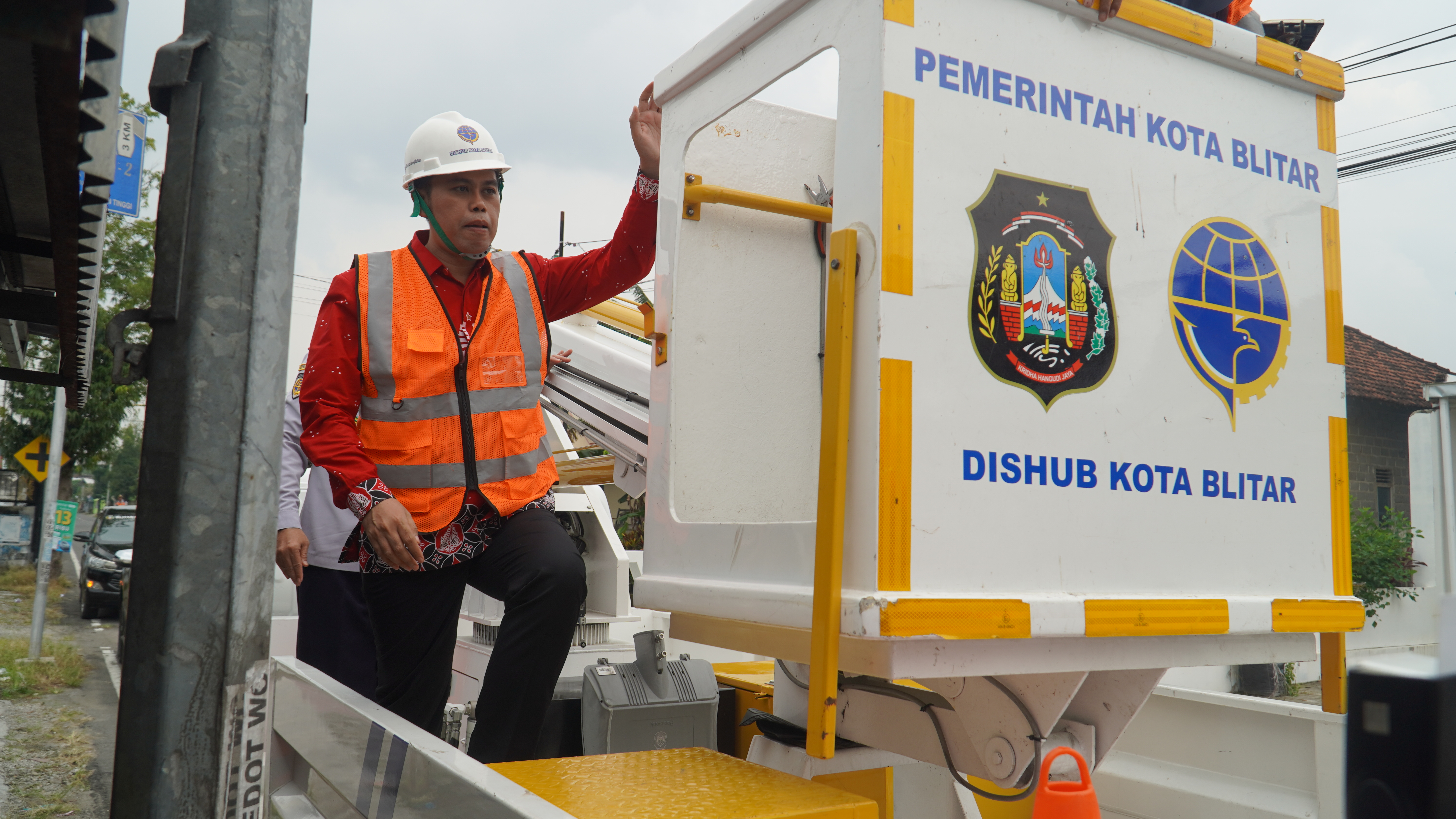 27 Maret 2025 - Monitoring Perbaikan PJU di Jl.Kalimas