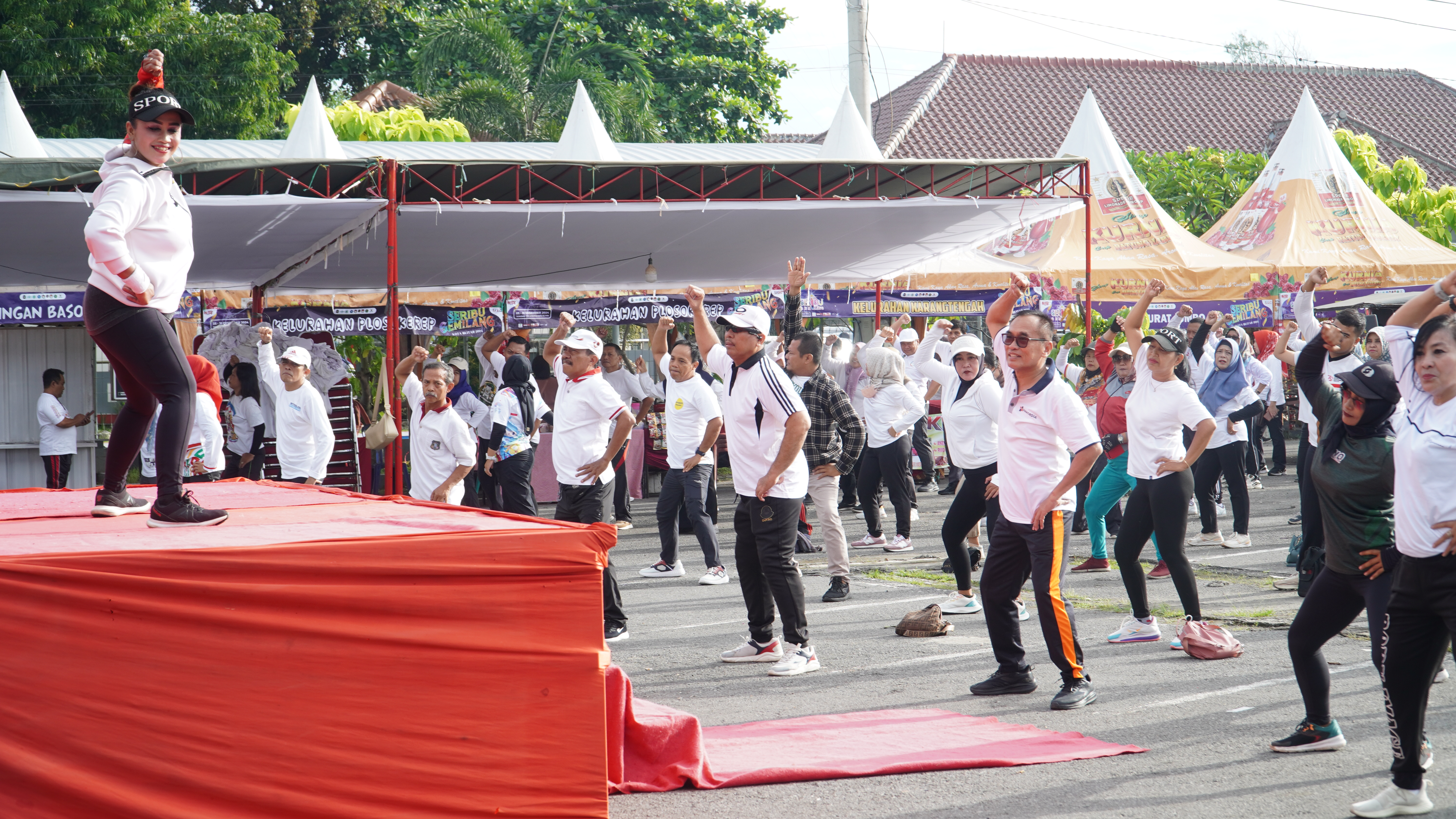 27 Desember 2024 - Senam bersama ASN PEMKOT BLITAR di terminal Patria