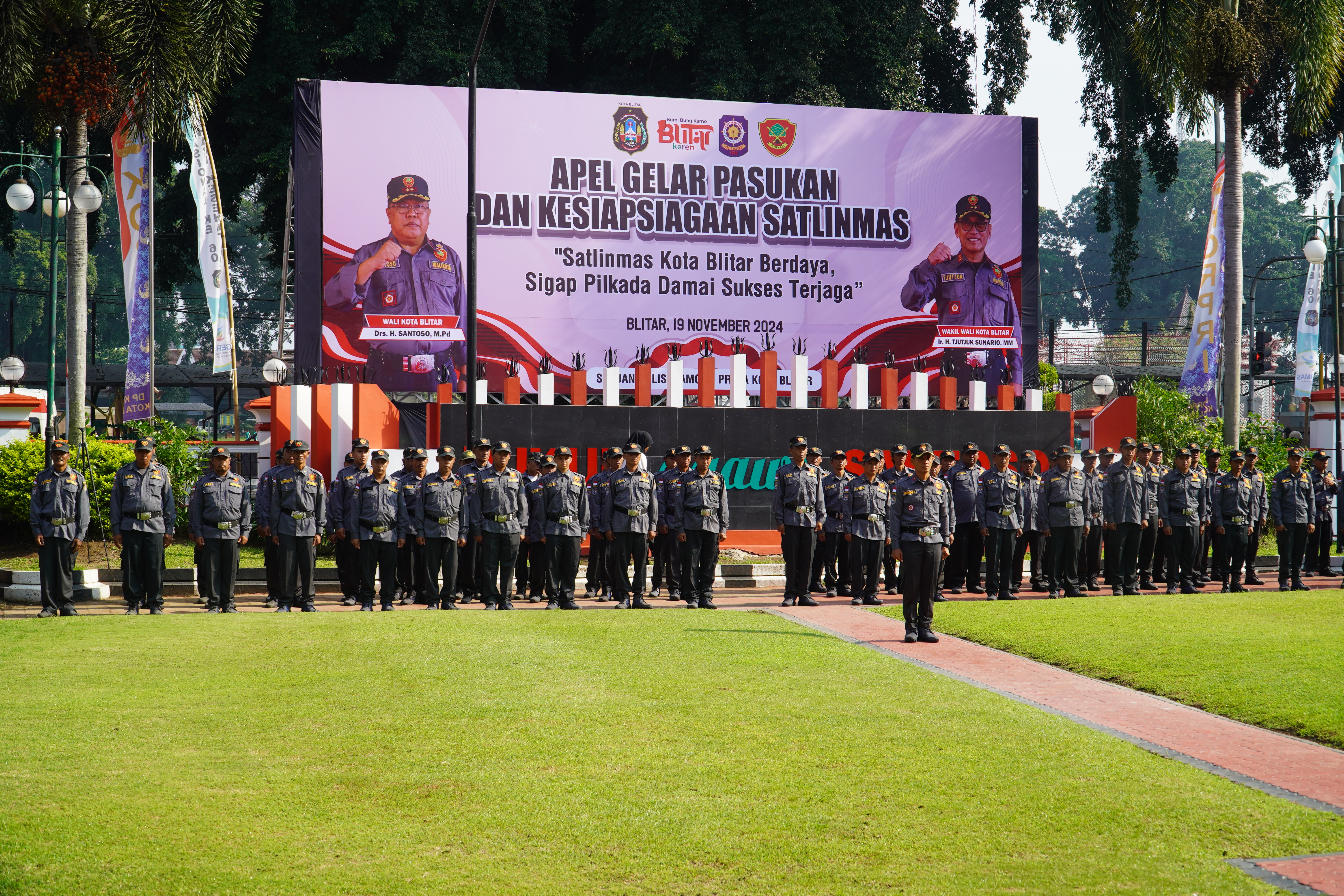 19 November 2024 - Apel Gelar Pasukan Kesiapsiagaan Satlinmas Kota Blitar Tahun 2024