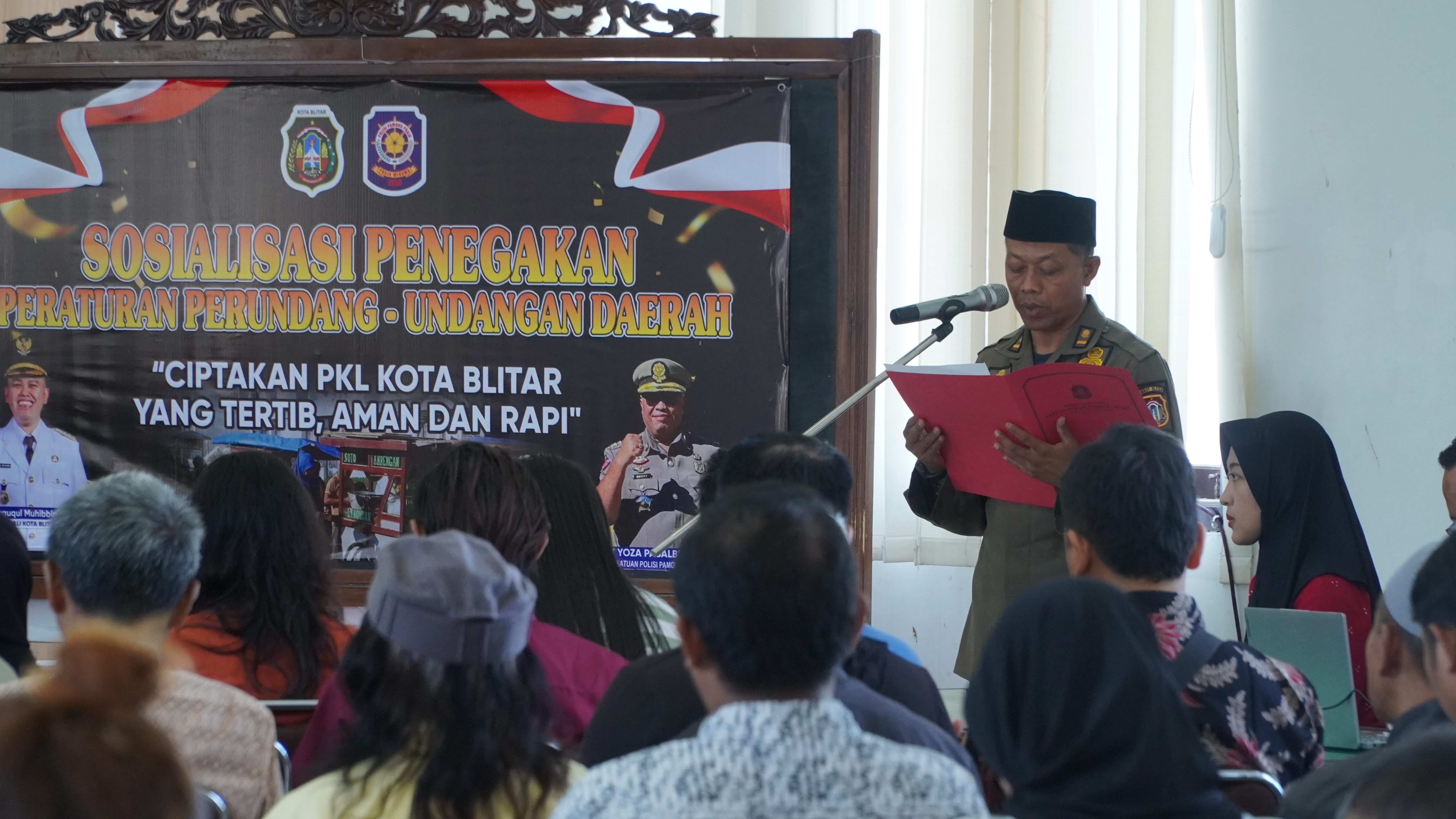 24 April 2025 - Sosialisasi PKL Kota Blitar di Aula Kantor SATPOL PP