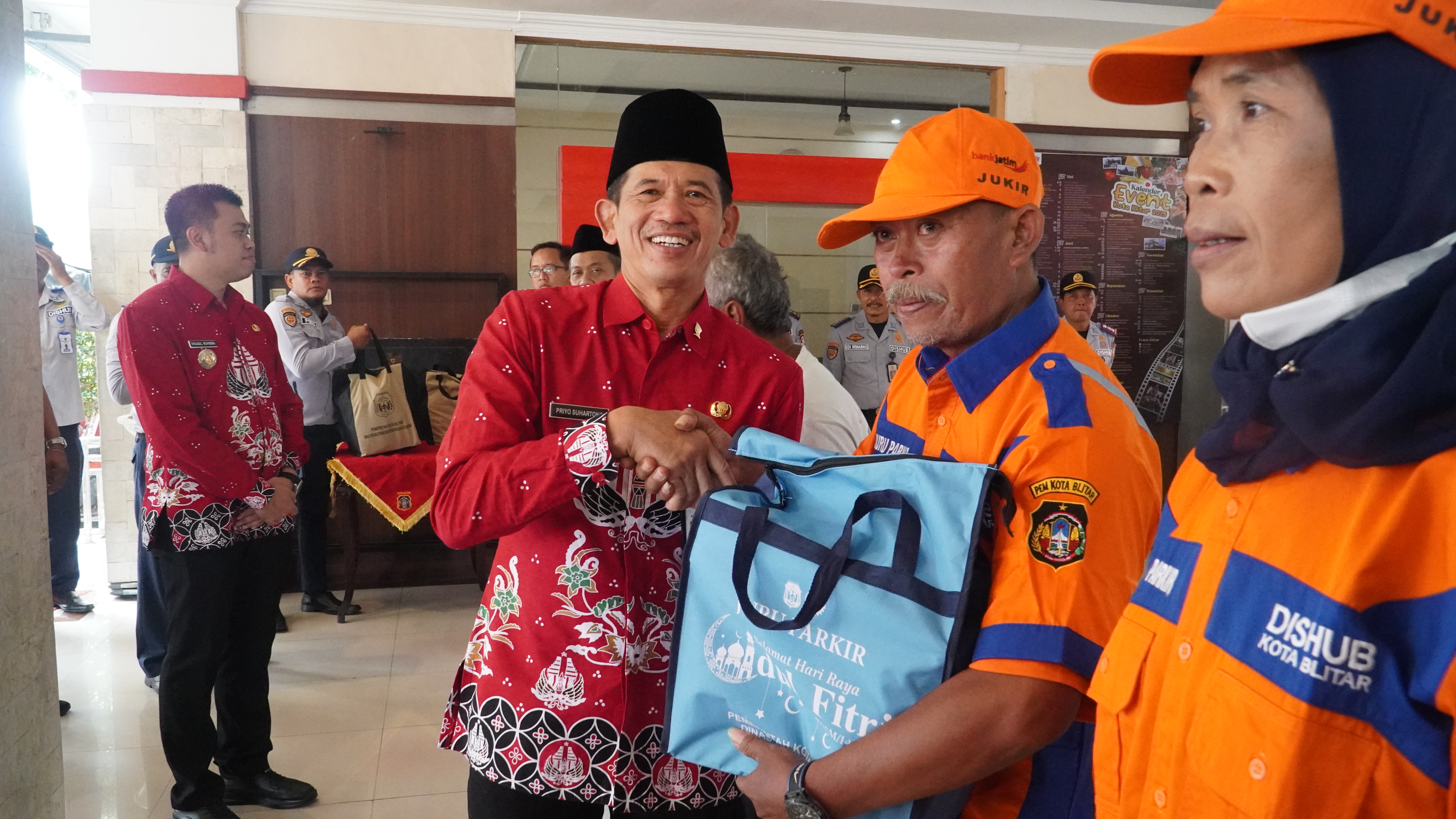 20 Maret 2025 - Penyerahan bingkisan untuk JUKIR &amp; ABANG BECAK (gelombang 1)