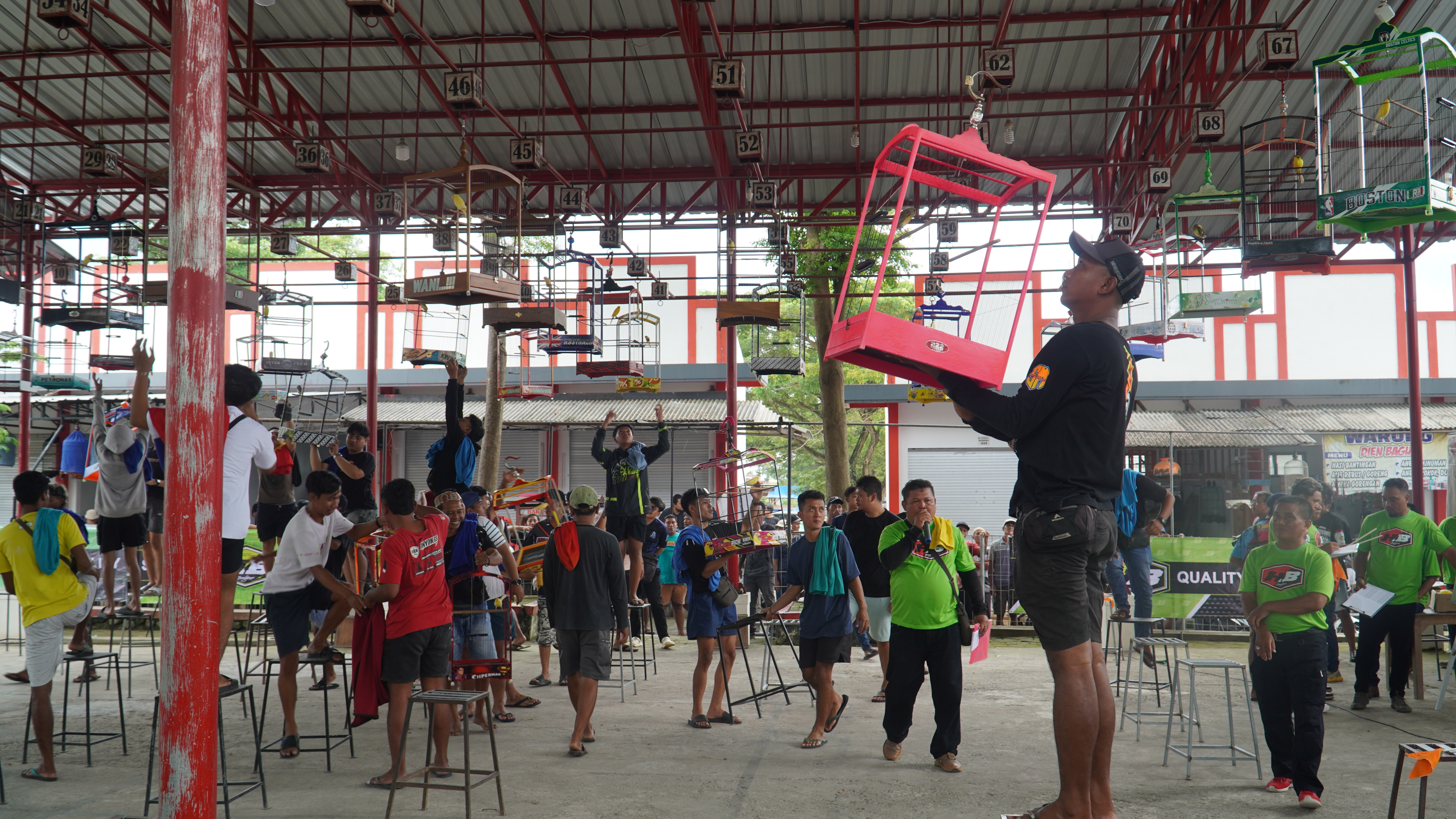 13 April 2025 - Lomba Walikota Cup IX Burung Berkicau di Gantangan Pasar Burung Dimoro