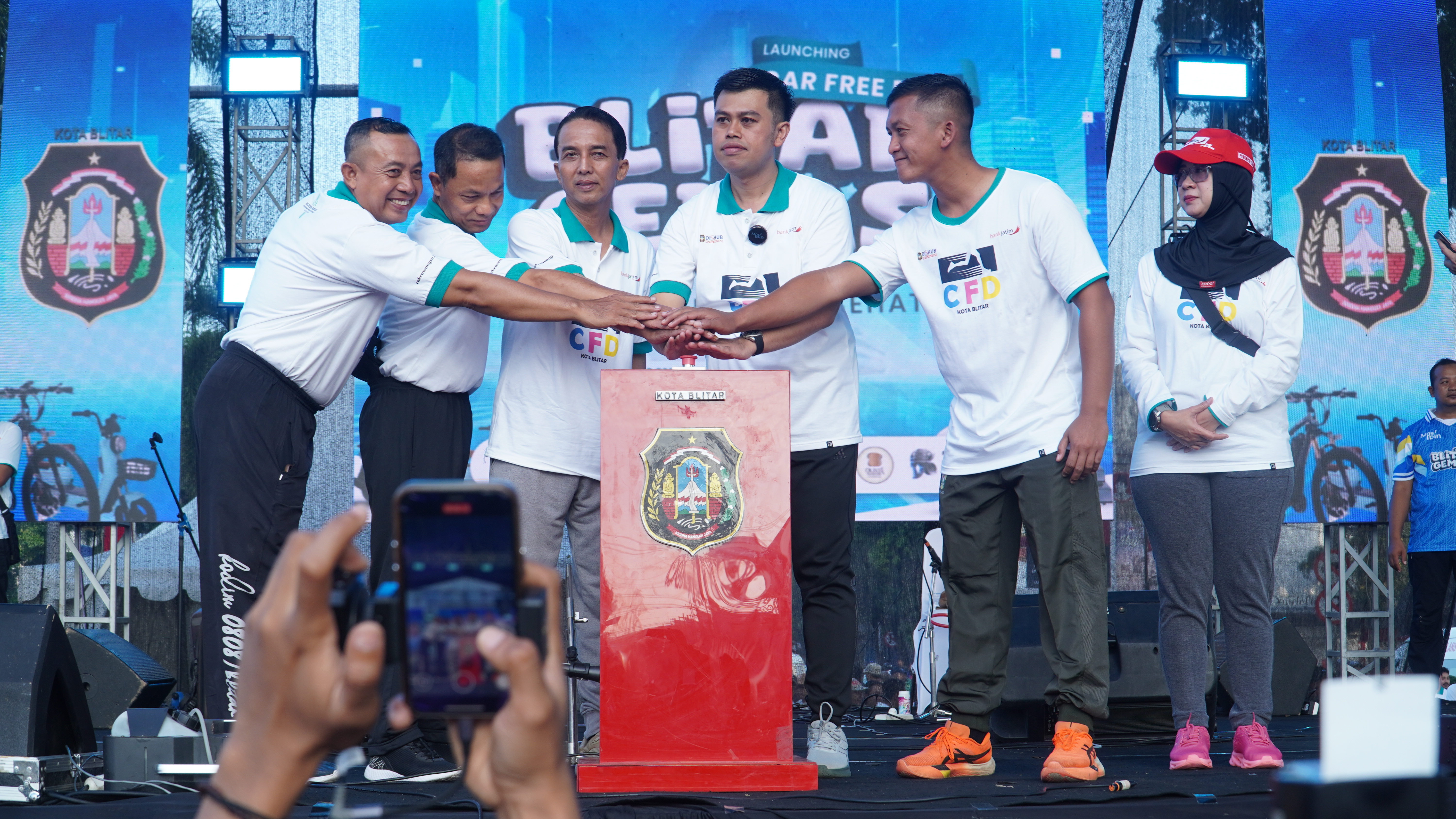 25 Mei 2025 - Launching CFD dan Gerakan Minggu Sehat (GEMAS) di depan Aloon - Aloon Kota Blitar