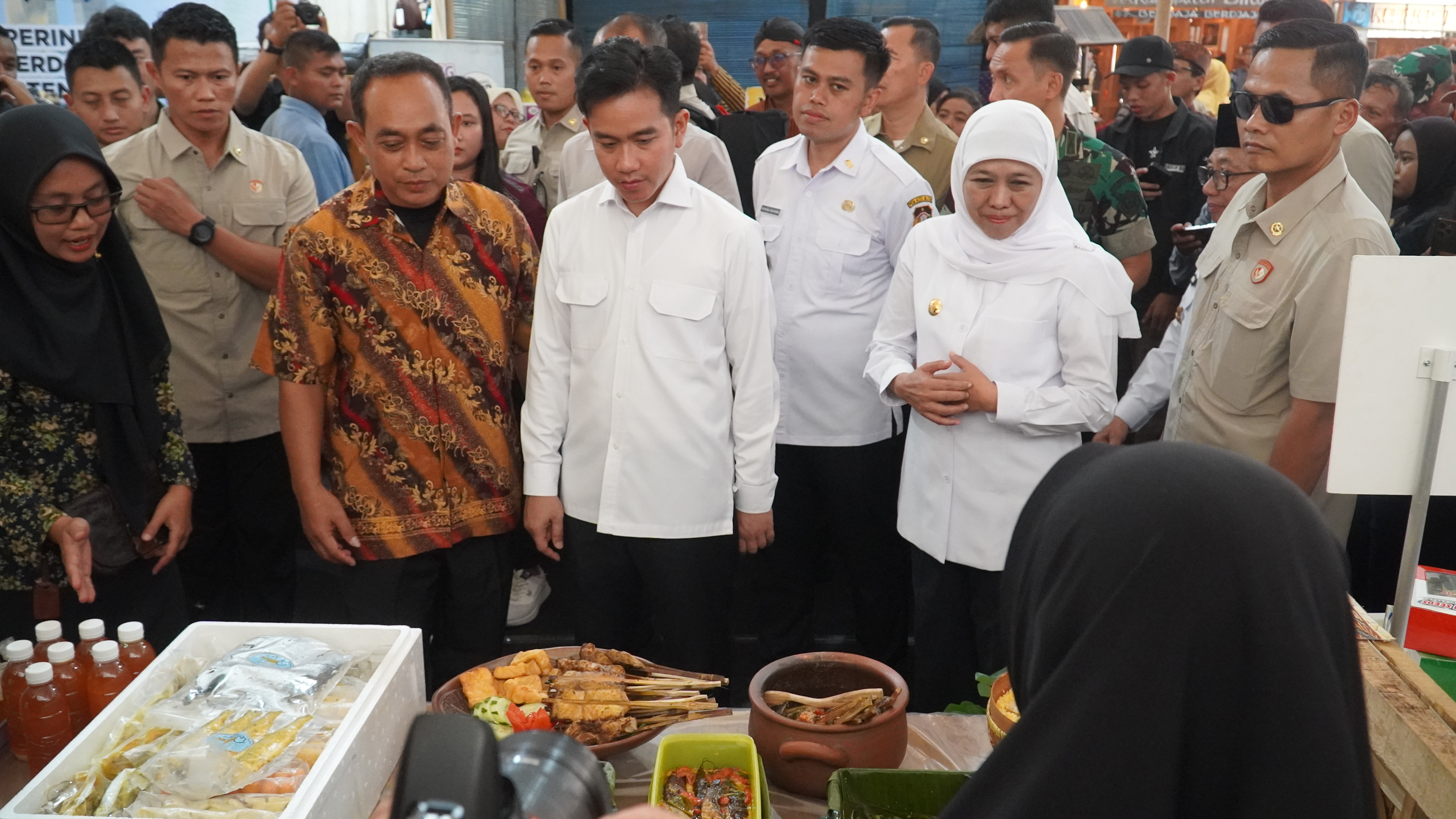 18 Juni 2025 - Wapres RI Mengunjungi Stand Bazar Blitar Djadoel 2025