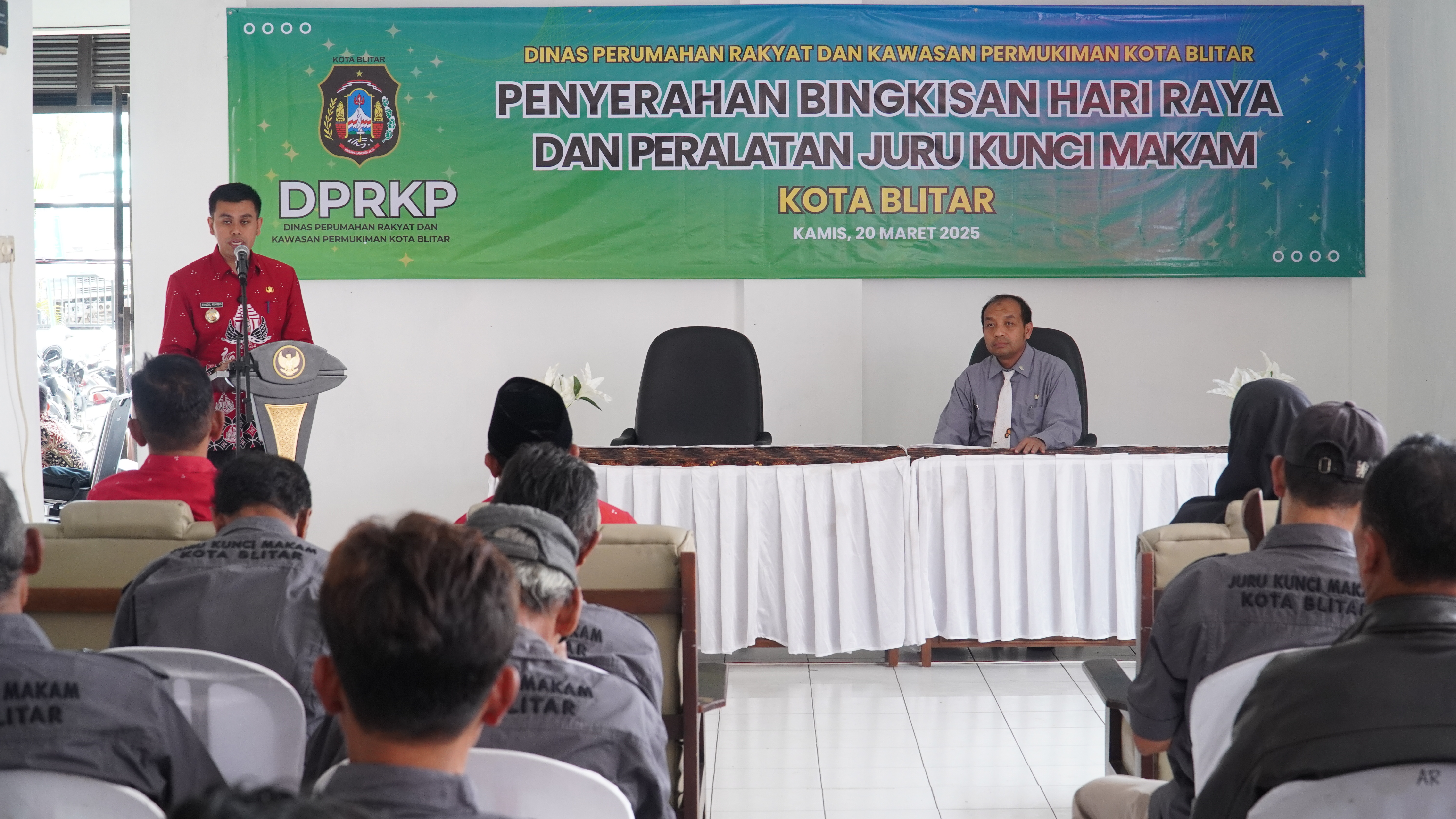 20 Maret 2025 - Pemberian Bingkisan untuk JURI KUNCI MAKAM di Aula RUSUNAWA