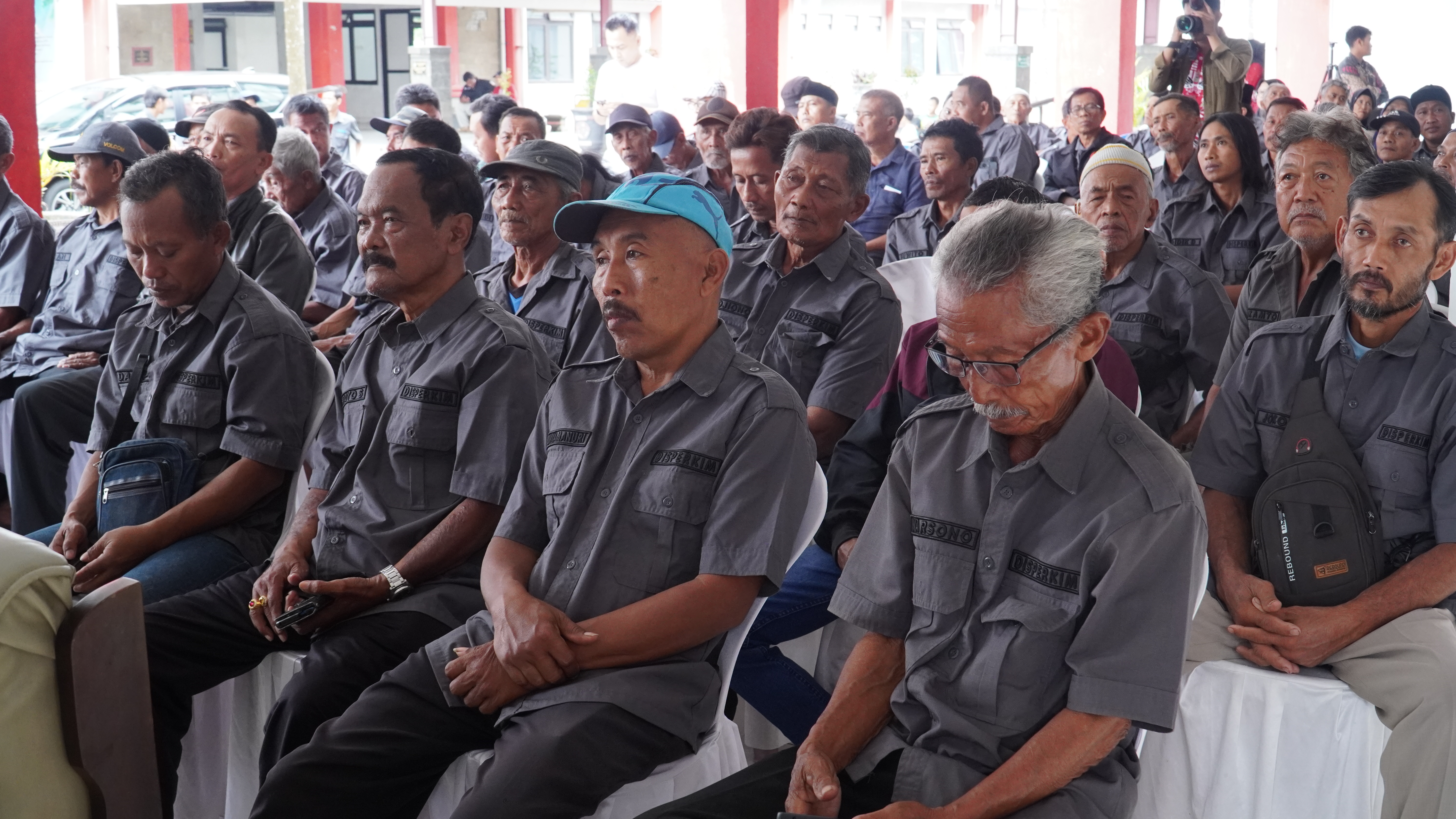 20 Maret 2025 - Pemberian Bingkisan untuk JURI KUNCI MAKAM di Aula RUSUNAWA