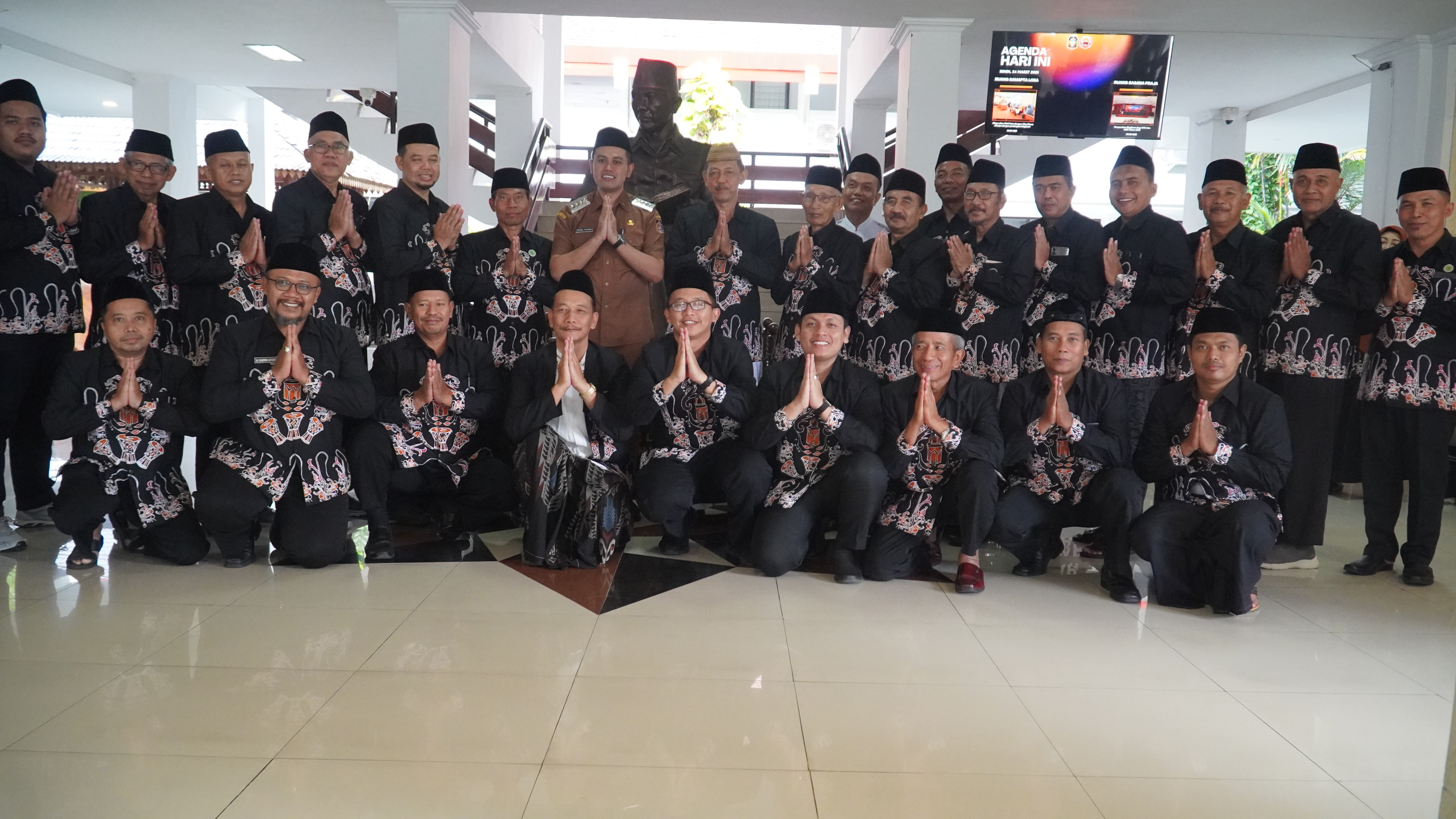24 Maret 2025 - Pembagian Bingkisan &amp;amp; TAARUF bagi Alim Ulama di Ruang Samaptaloka
