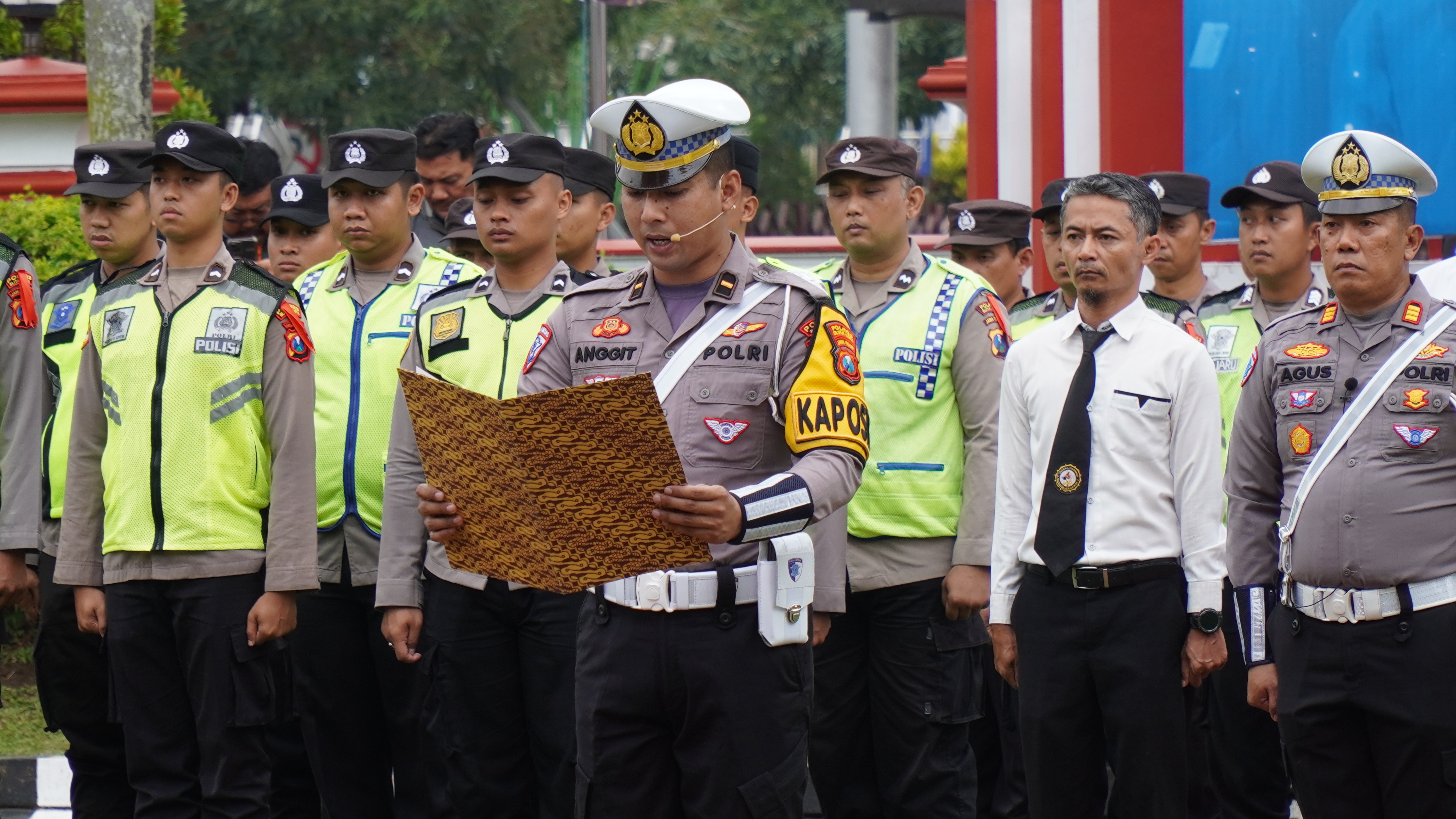 Apel Gelar Pasukan OPERASI LILIN SEMERU 2025 Polres Blitar Kota