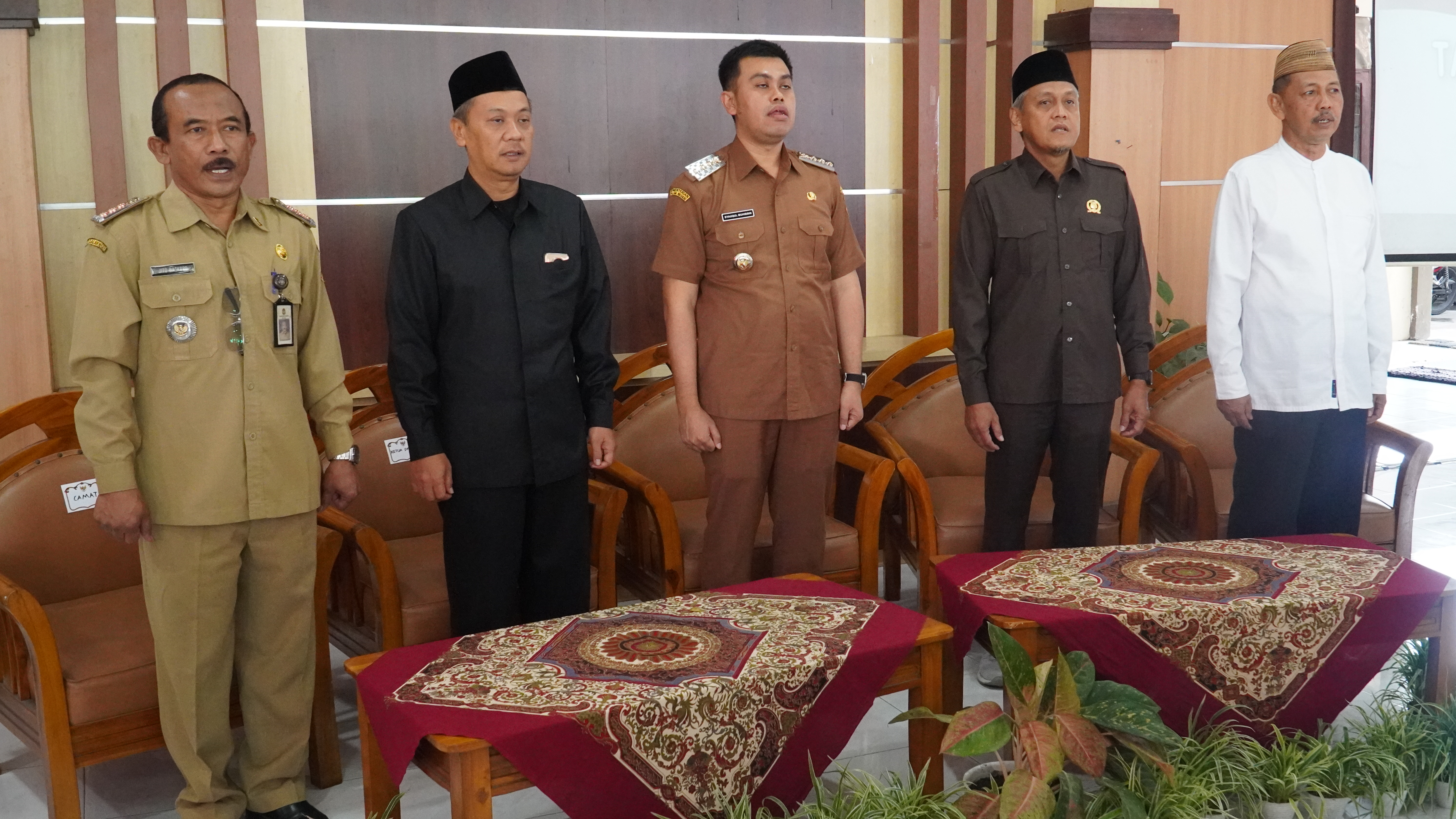 18 Maret 2025 - Pemberian Bingkisan HARI RAYA RT RW LPMK se-Kec.SUKOREJO