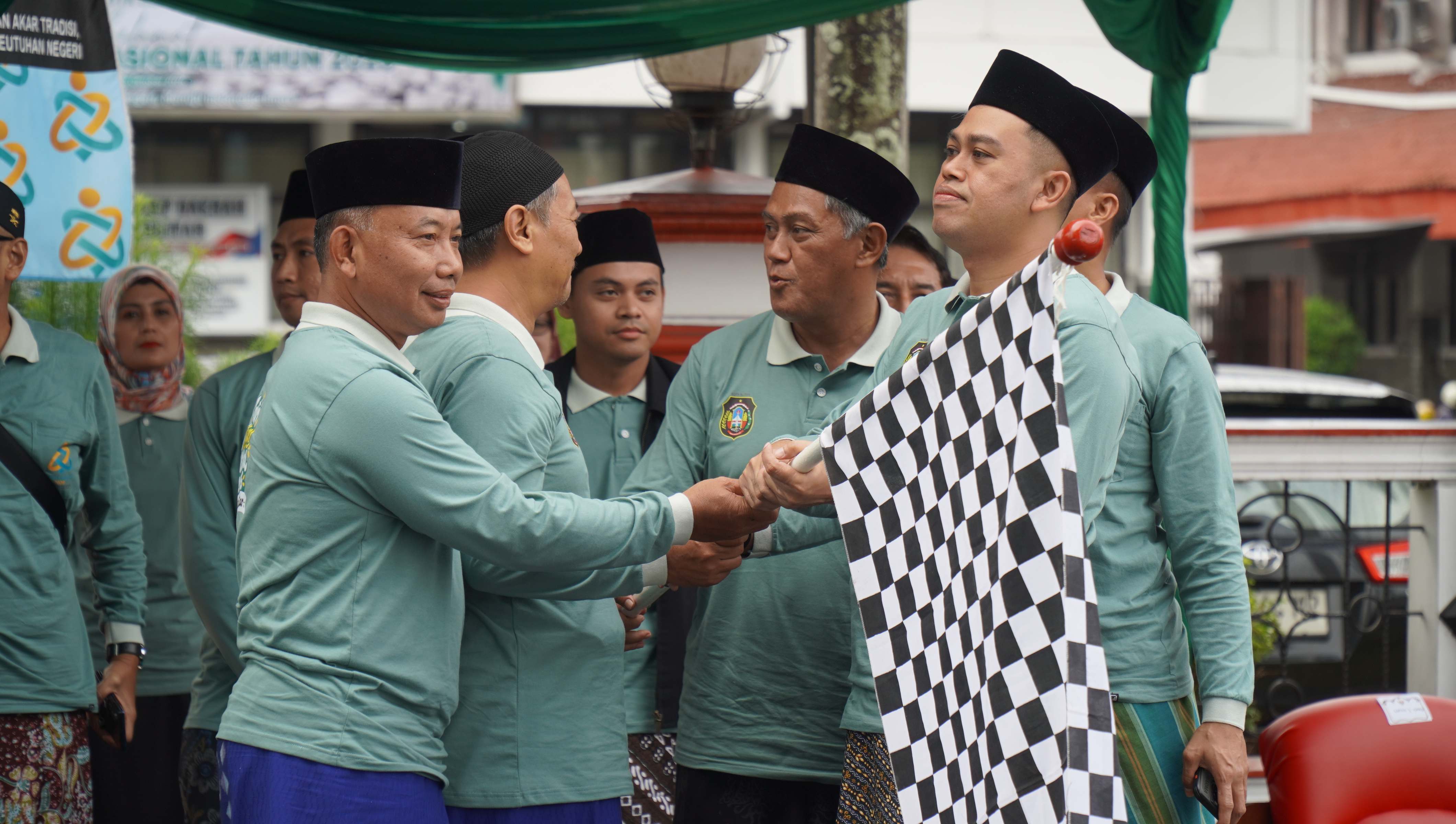CFD & Pemberangkatan Jalan Sehat Sarungan