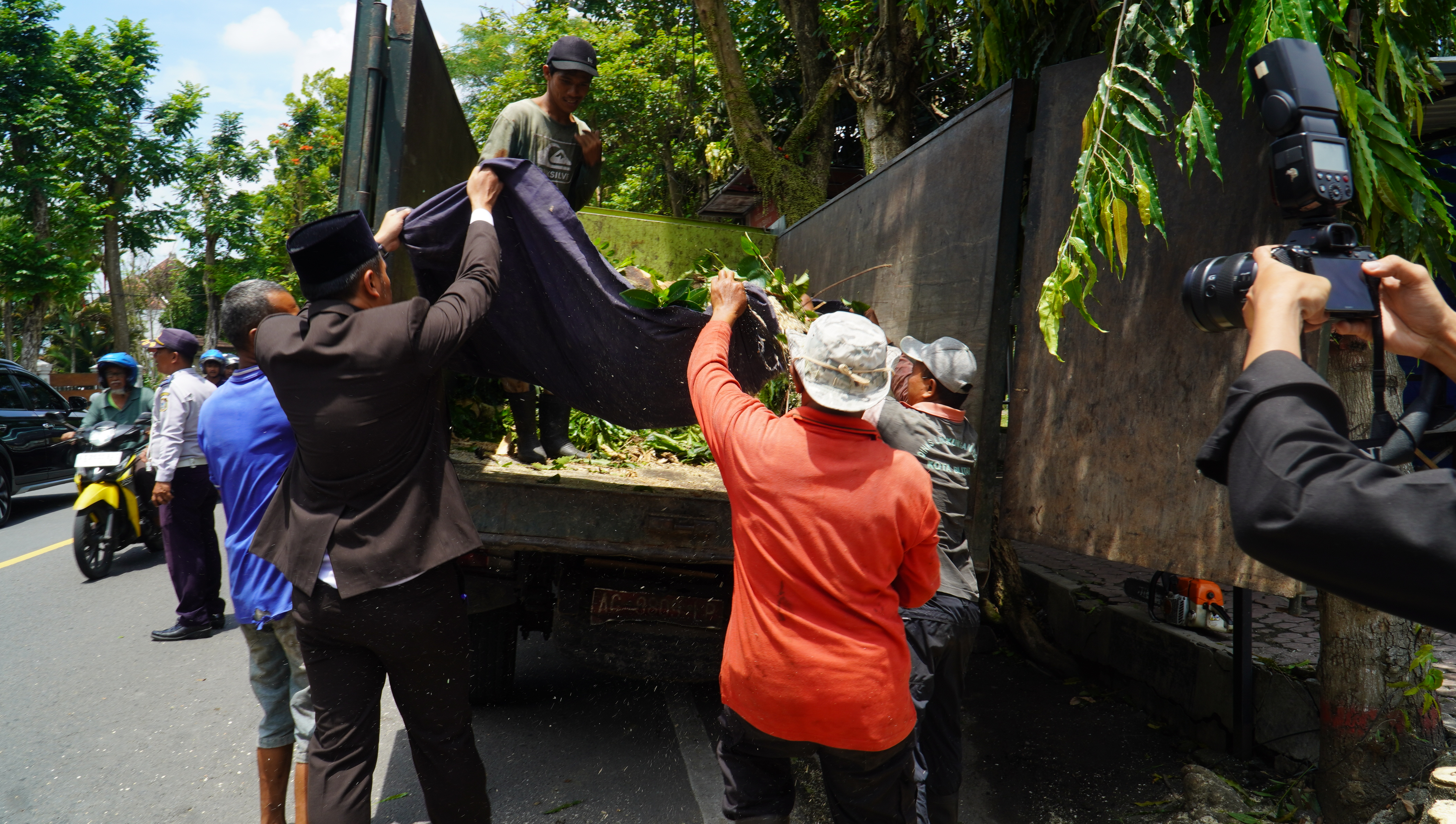 3 November 2025 - Pemantauan Pemotongan Pohon kropos di Jl. Bali Karangtengah