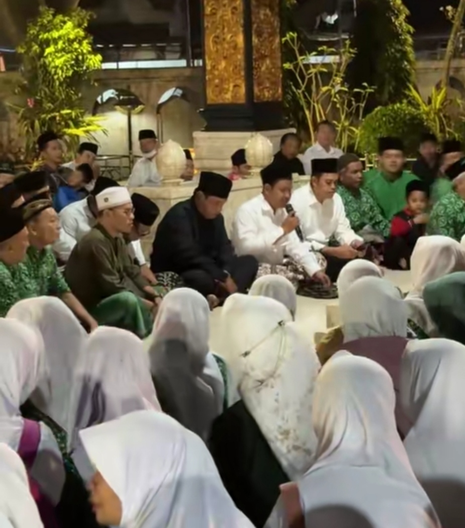 Ziarah Makam Bung Karno-Rutinan Malam Jum'a