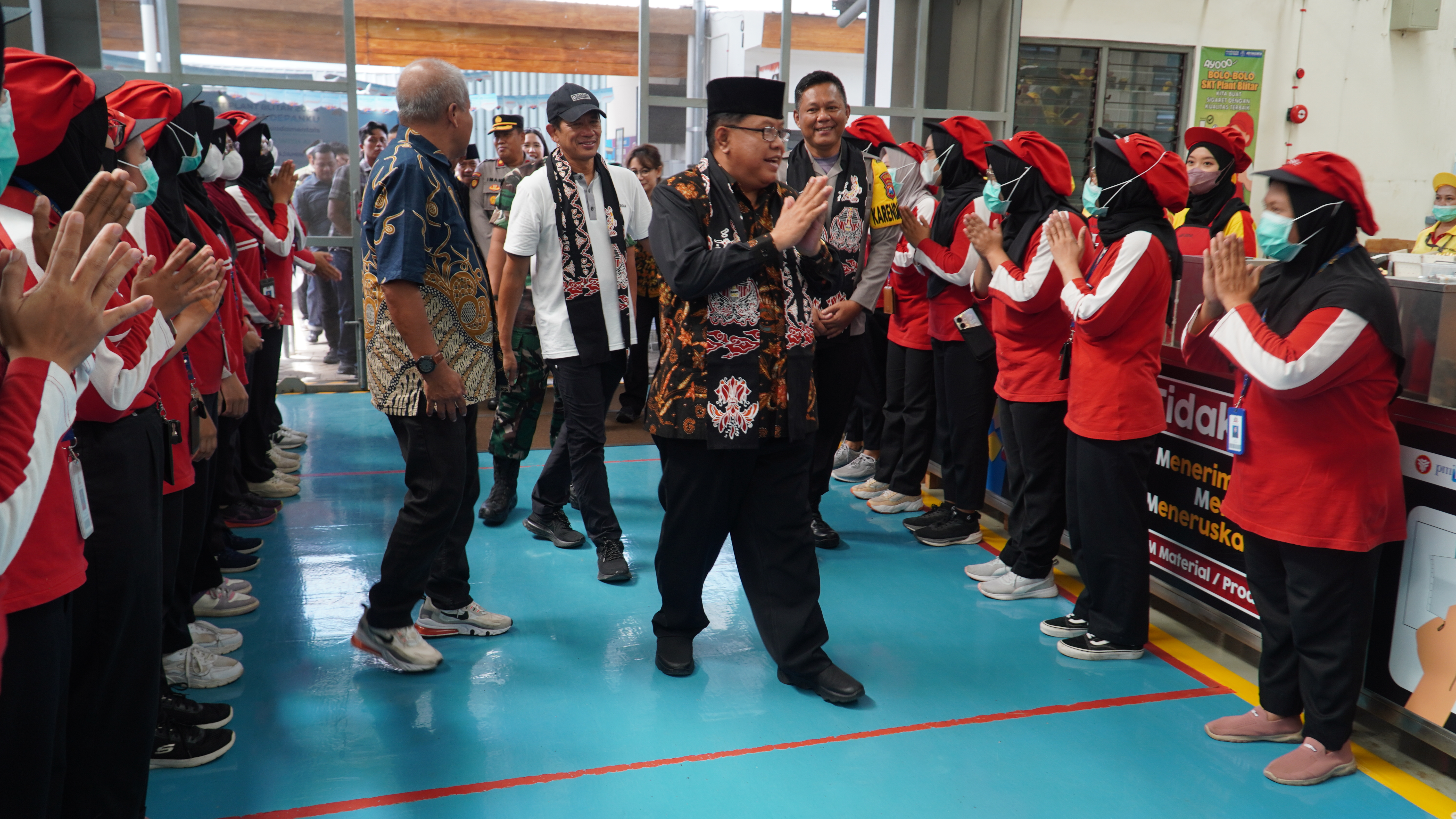 13 Desember 2024 -  Peresmian Fasilitas Produksi Kretek Tangan HM SAMPOERNA di Jl.Mojo Sawur Kel.BLITAR