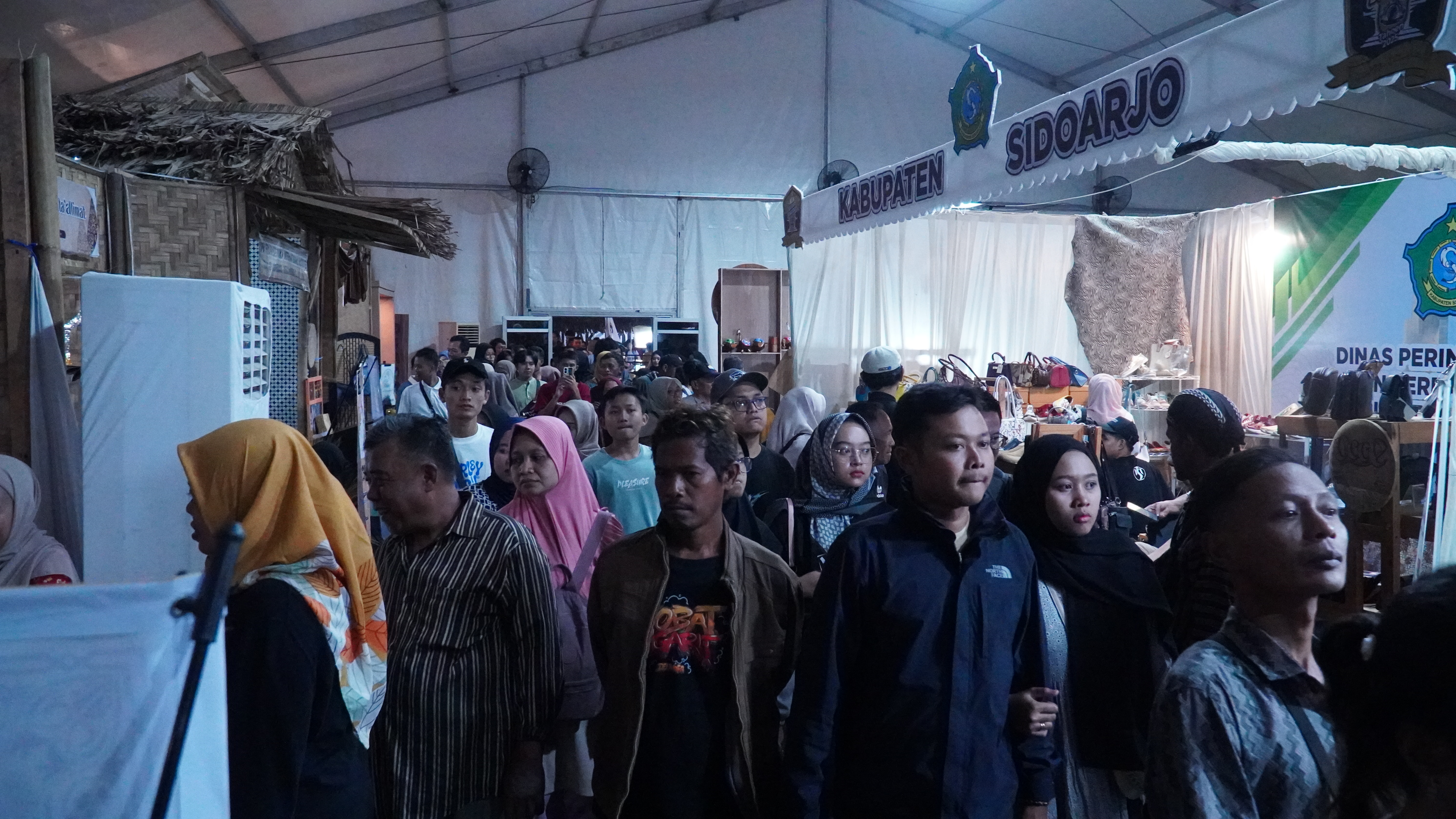 Pembukaan Talkshow BLITAR CAH PRENEUR di tenda doom area Bazar Blitar Djadoel