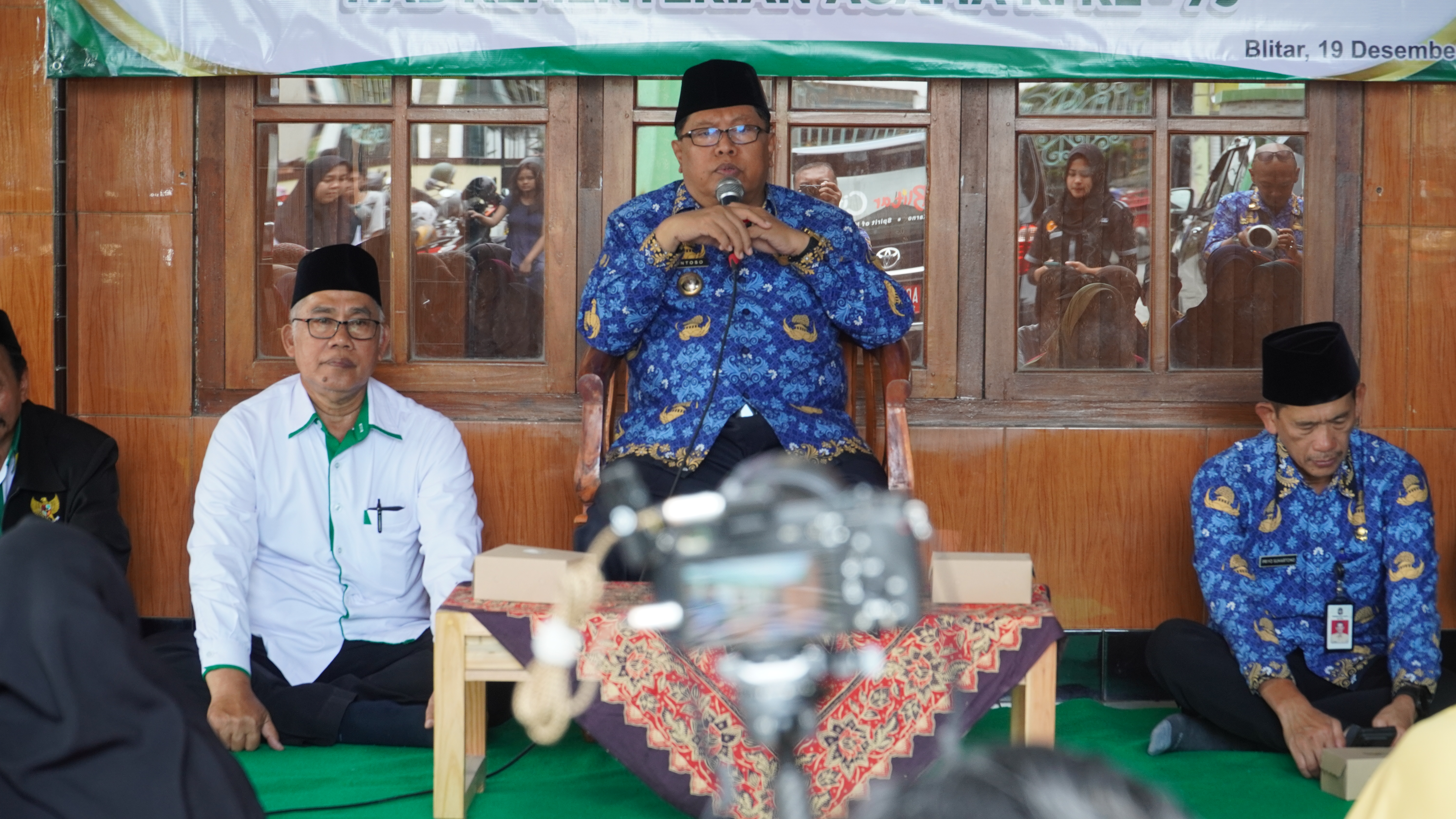 17 Desember 2024 - Penyerahan  Bantuan Sembako baznas  kepada Fakir Miskin di Masjid Baitul Anwar Kel.sUKOREJO