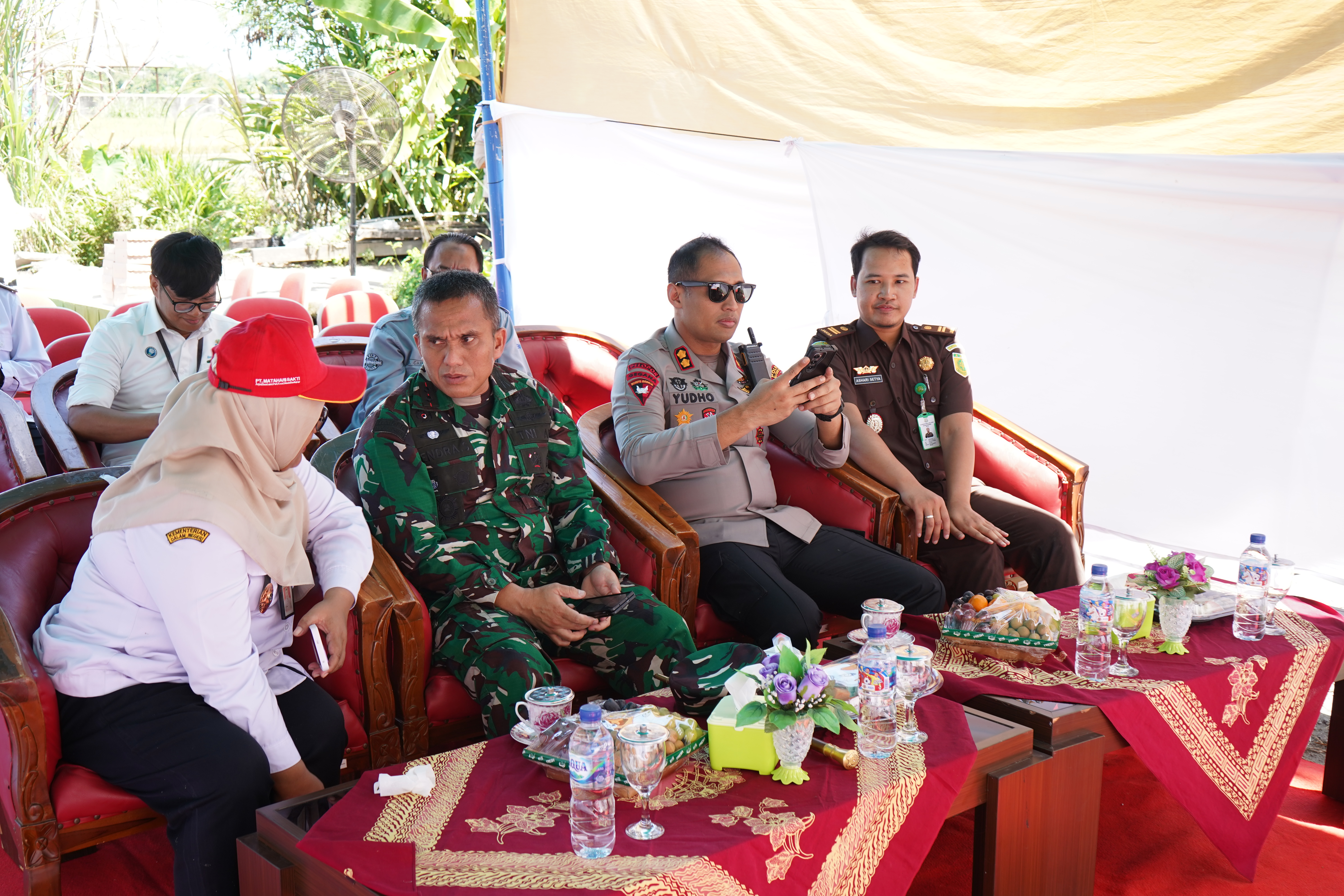 GERAKAN TANAM PADI SERENTAK DI 14 PROVINSI Zoom bersama PRESIDEN RI di Jl.Wachit Hasim Tanggung