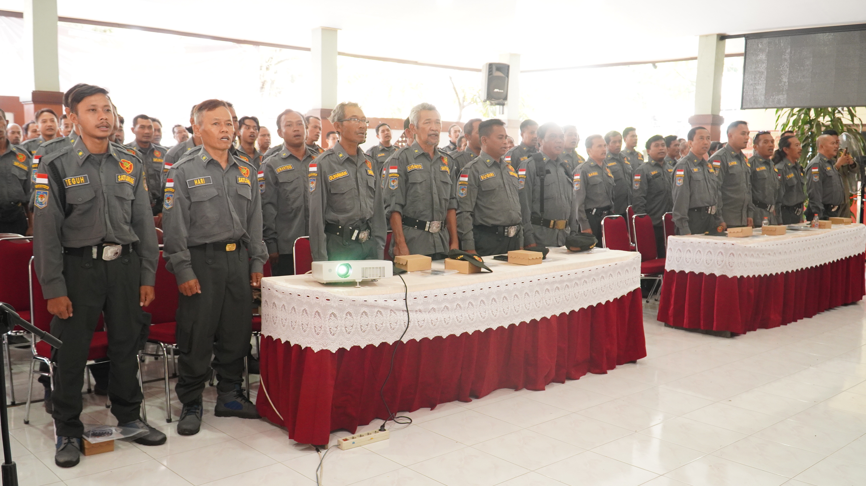 14 November 2024 - Pembukaan Pembinaan &amp;amp; Pembekalan Anggota Satlinmas Pilkada Tahun 2024 di Balai Kec.SUKOREJO