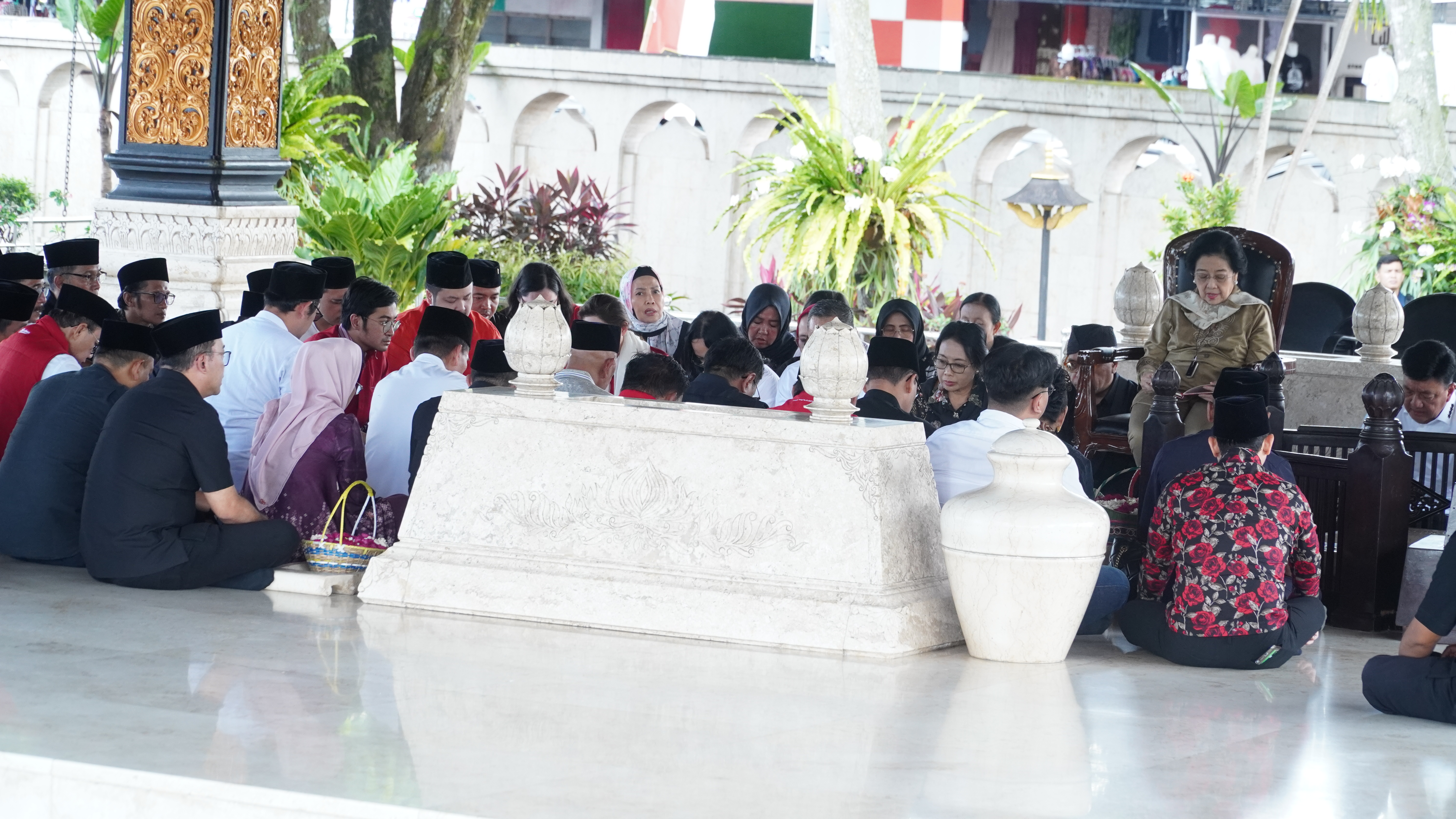 4 April 2025 - Kunjungan IBU MEGAWATI SOEKARNOPUTRI di MBK &amp;amp; Pendopo Ronggohadinegoro