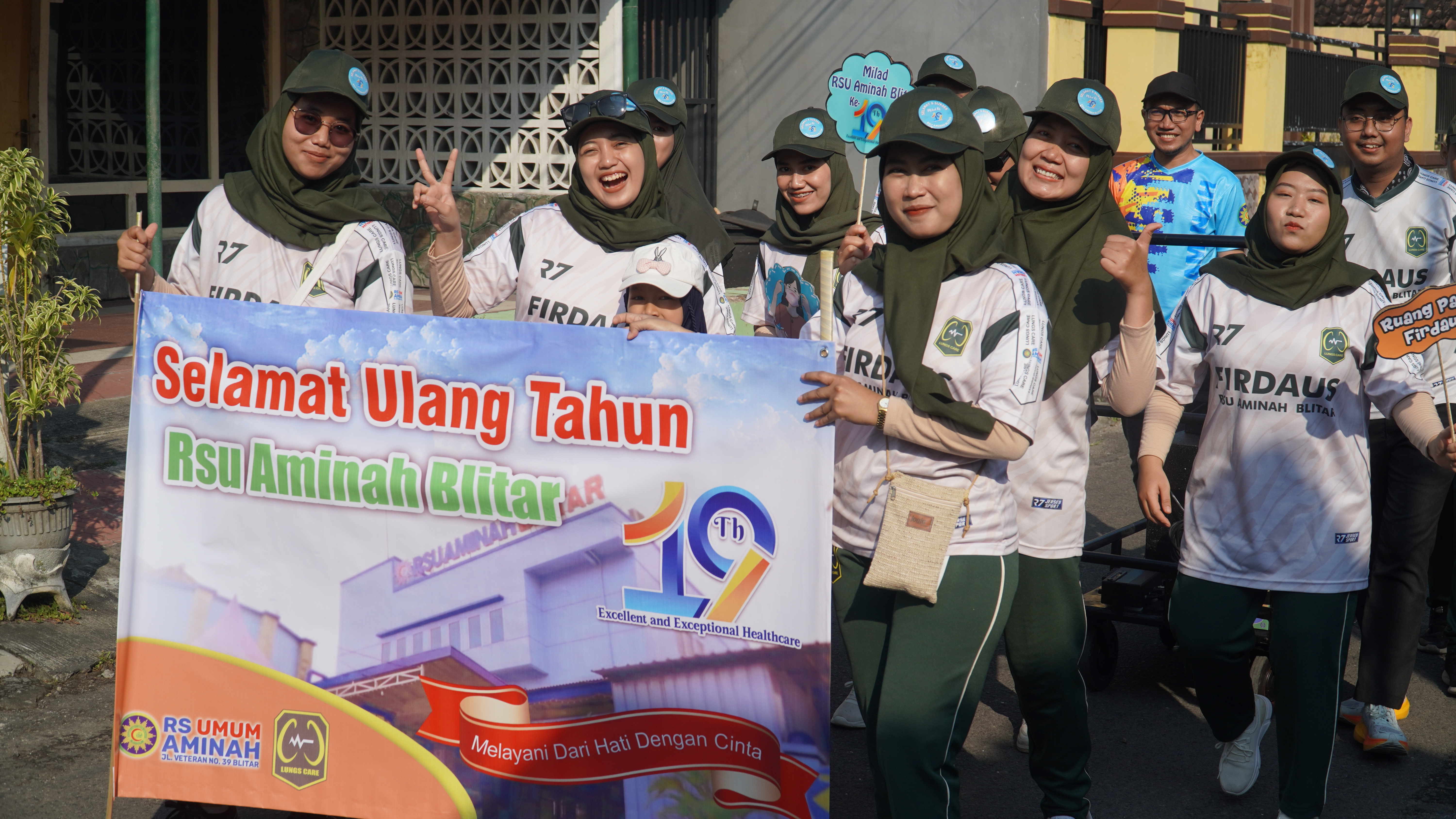 4 Mei 2025 - Jalan Sehat dalam rangka HUT RSU AMINAH K-19  di Lapangan Volly Warga Rw 07 Jl.Irian Kelurahan Kepanjenkidul