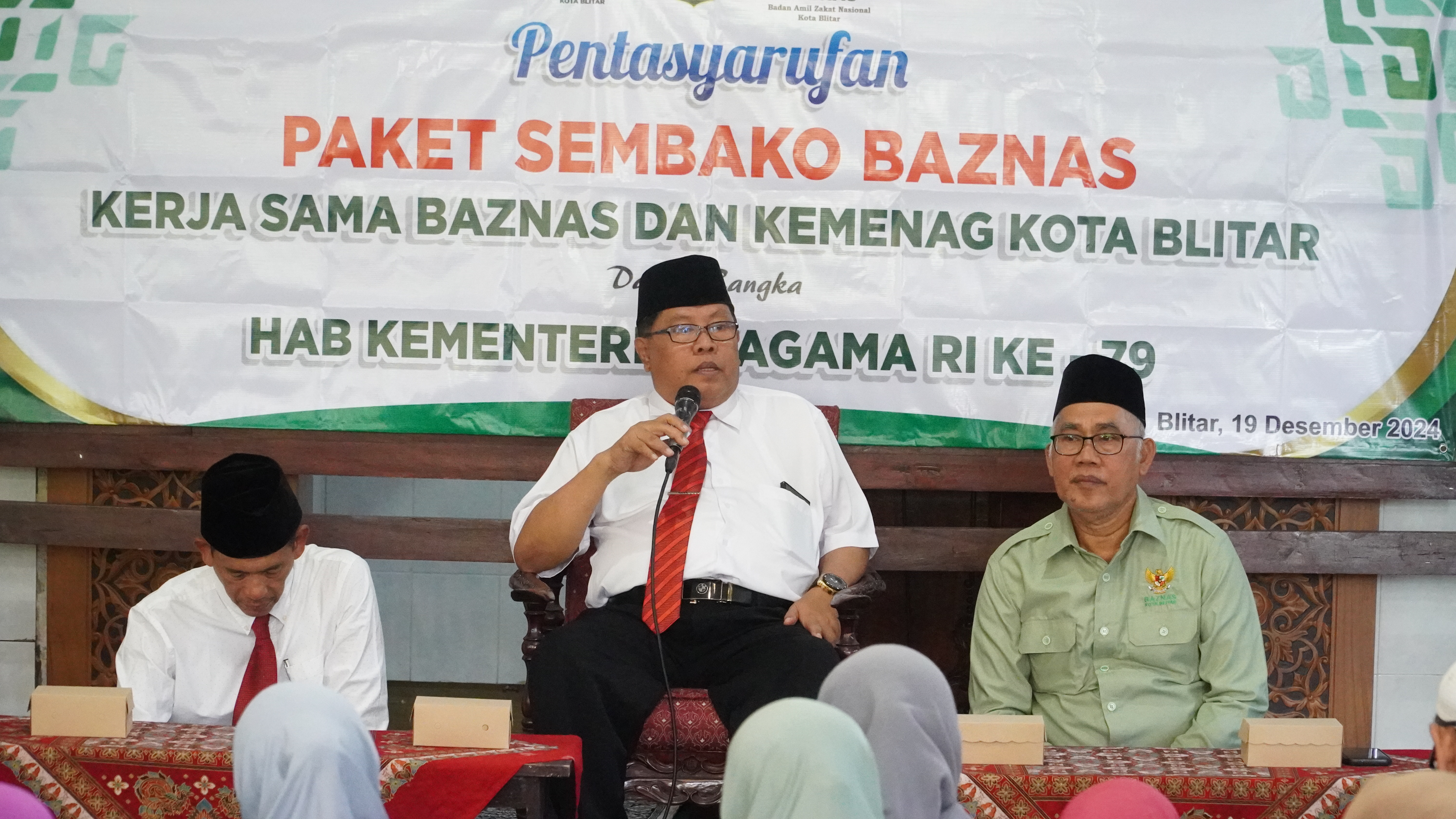 19 Desember 2024 - Penyerahan SEMBAKO BAZNAS (KEPANJENKIDUL) di Masjid Baiturahaman  Kemenag kOTA Blitar