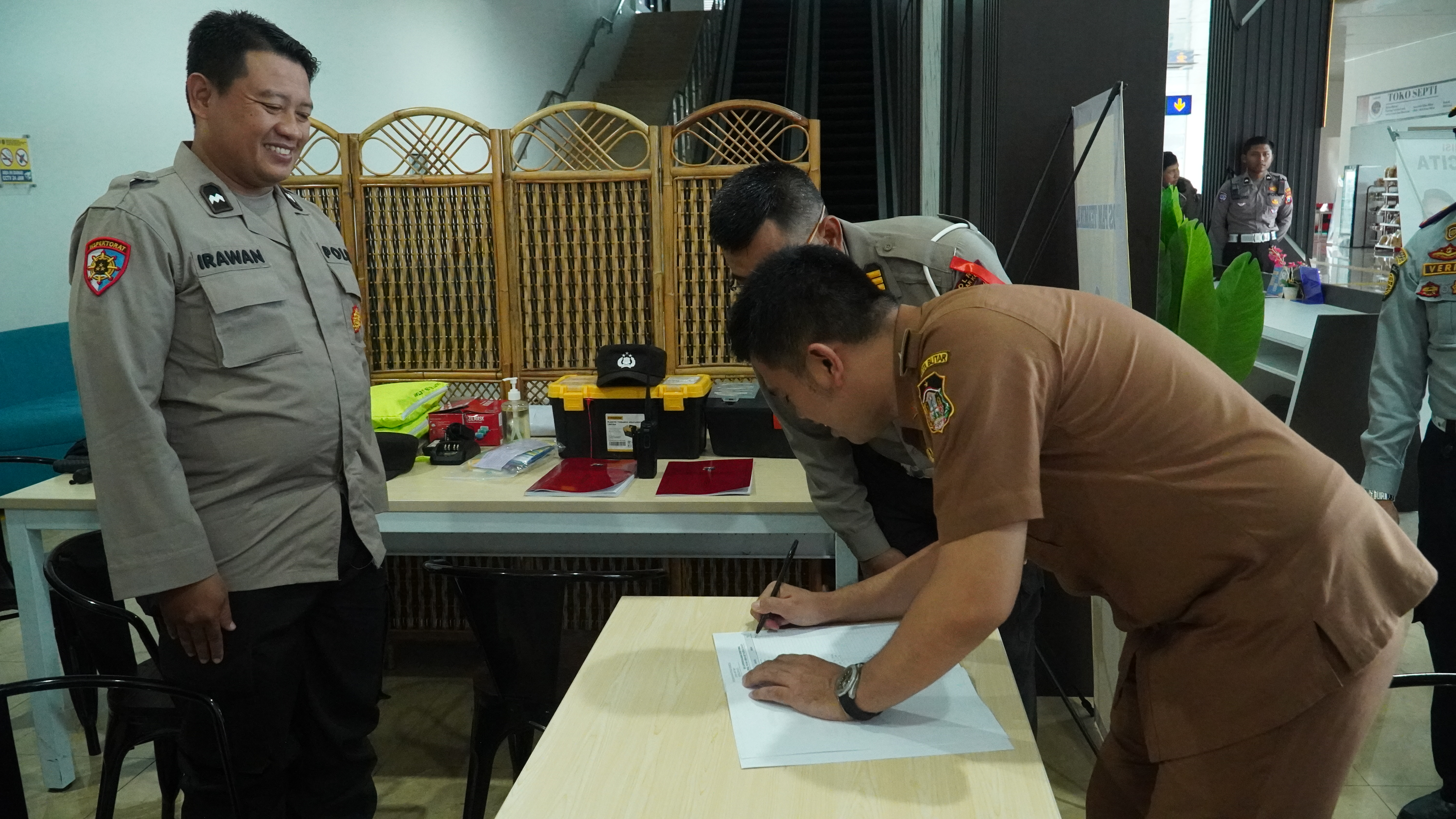 Ramp Cek Pemeriksaan Urine &amp;amp;amp;amp; Angkutan Umum di Terminal Tipe A Patria Blitar
