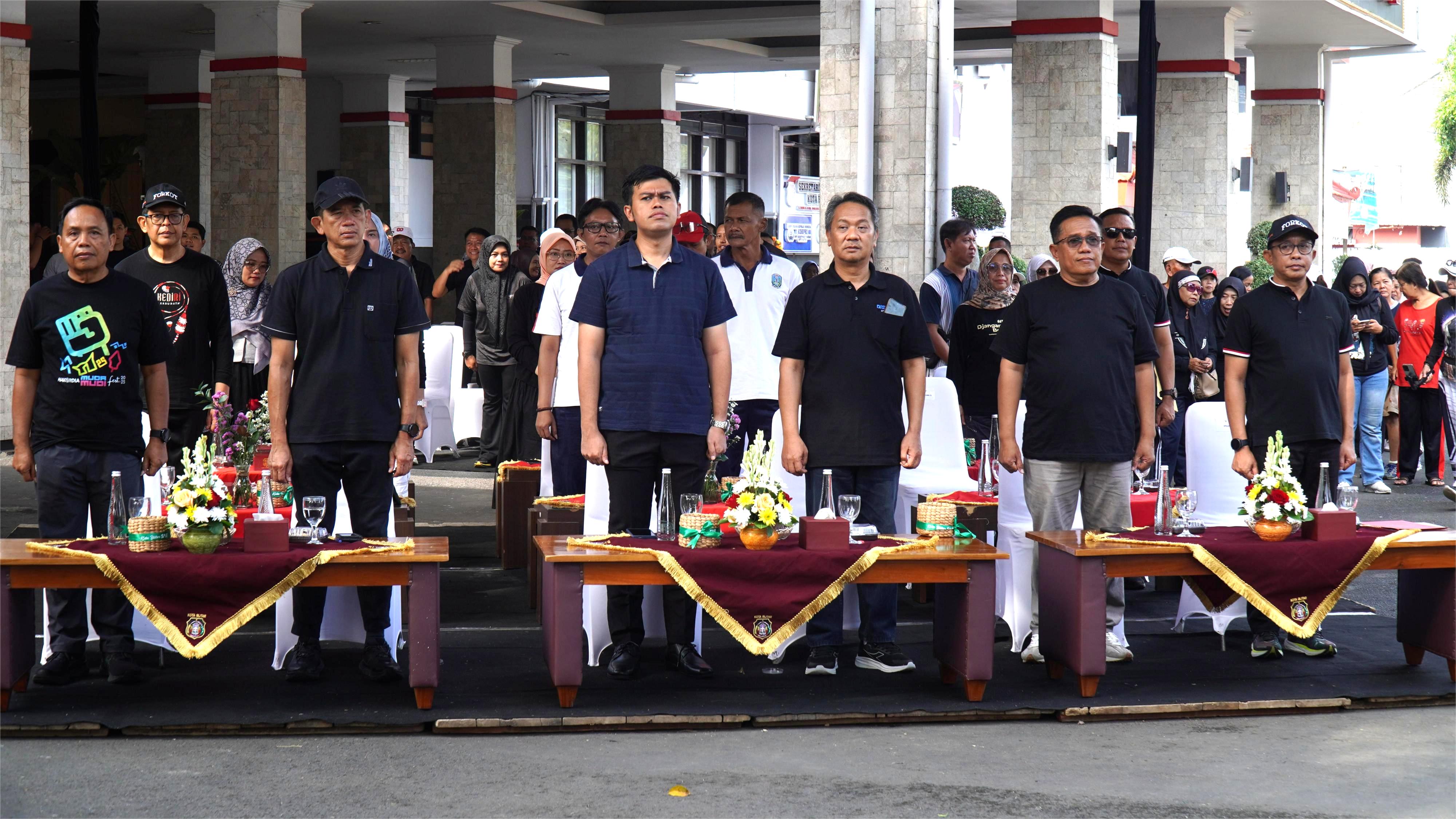 11 Desember 2025- Senam Pagi &amp;amp; Gebyar Apresiasi Pajak Daerah &amp;amp; Undian PBB -P2 Kota Blitar Tahun 2025