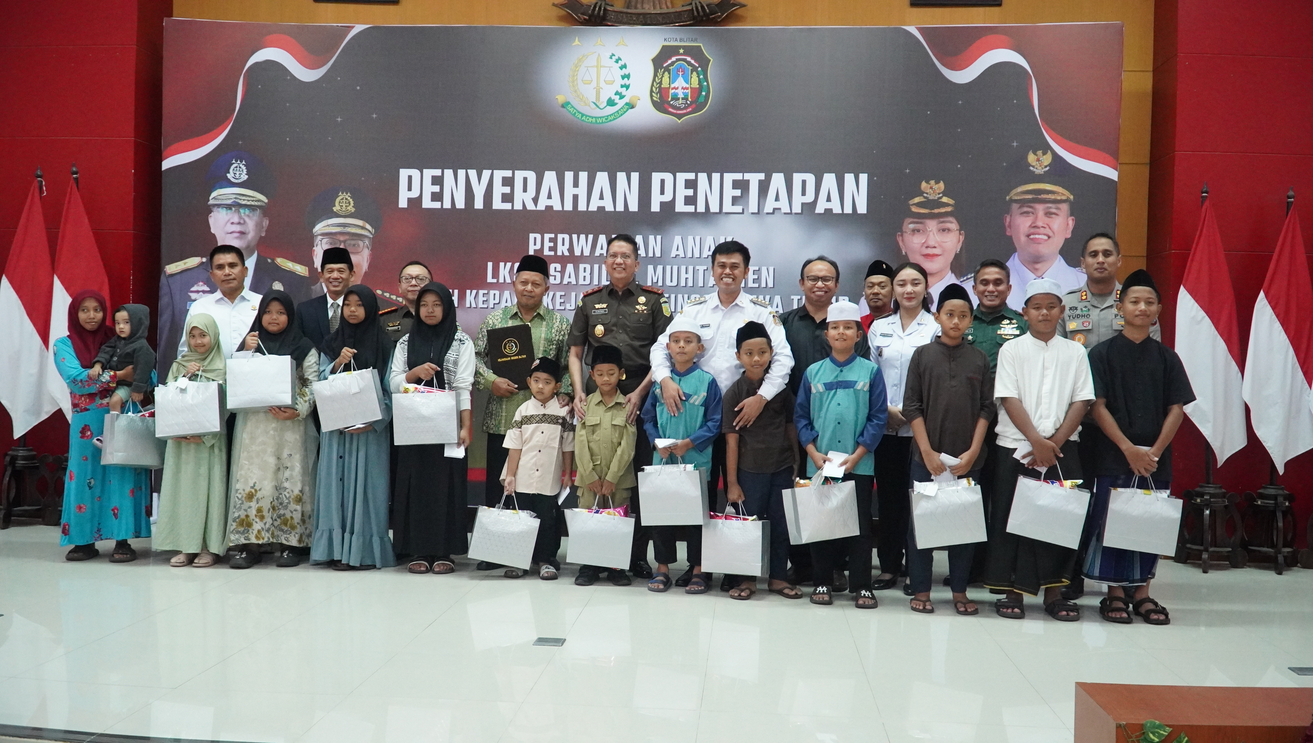 17 September 2025-Penyerahan Penetapan Perwalian Anak LKS Sabillul Muhtadien oleh Kajati Jatim kepada Wali Kota Blitar