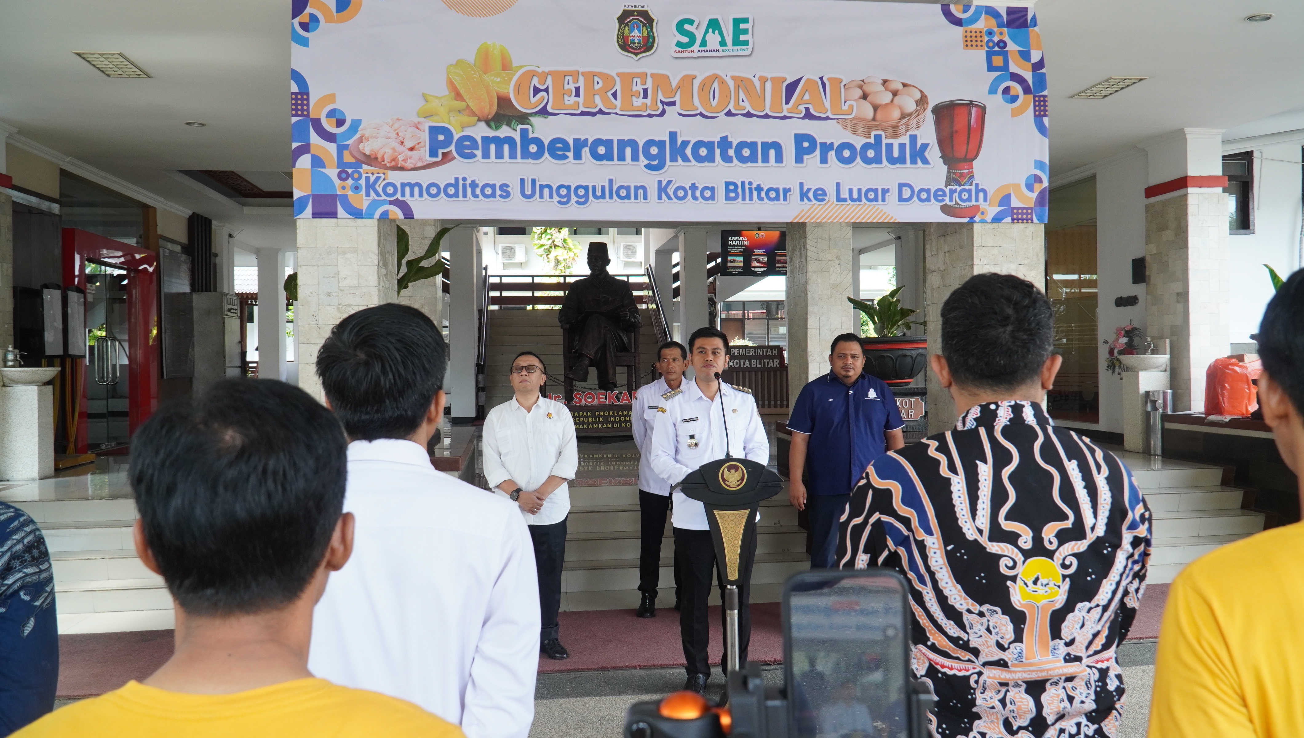 15 Oktober 2025- Pemberangkatan Produk Komoditas Unggulan Kota Blitar Keluar Daerah