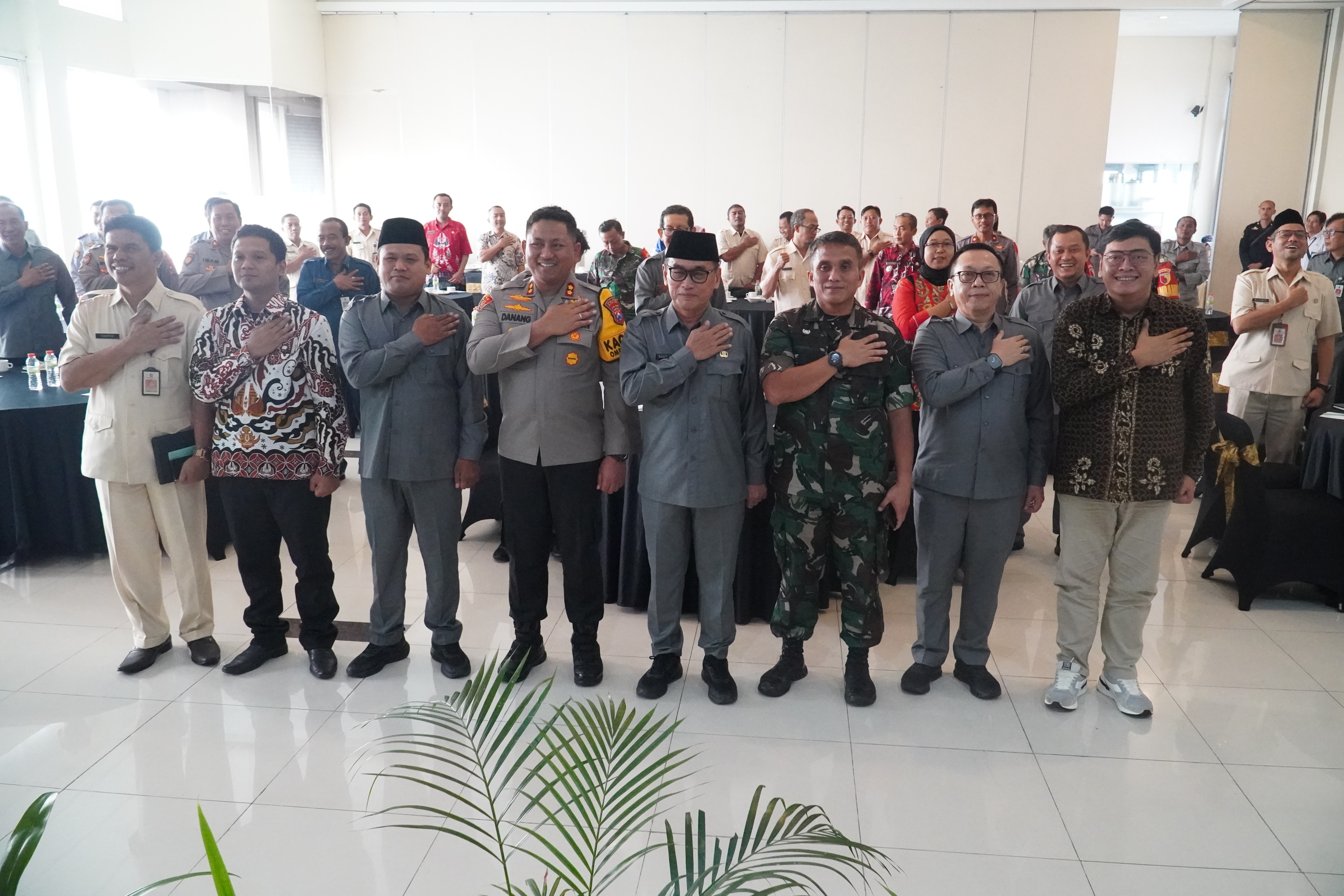 21 November 2024 - Rakor Kesiapan PILKADA SERENTAK Tahun 2024 di Ruang LELY Hotel PP