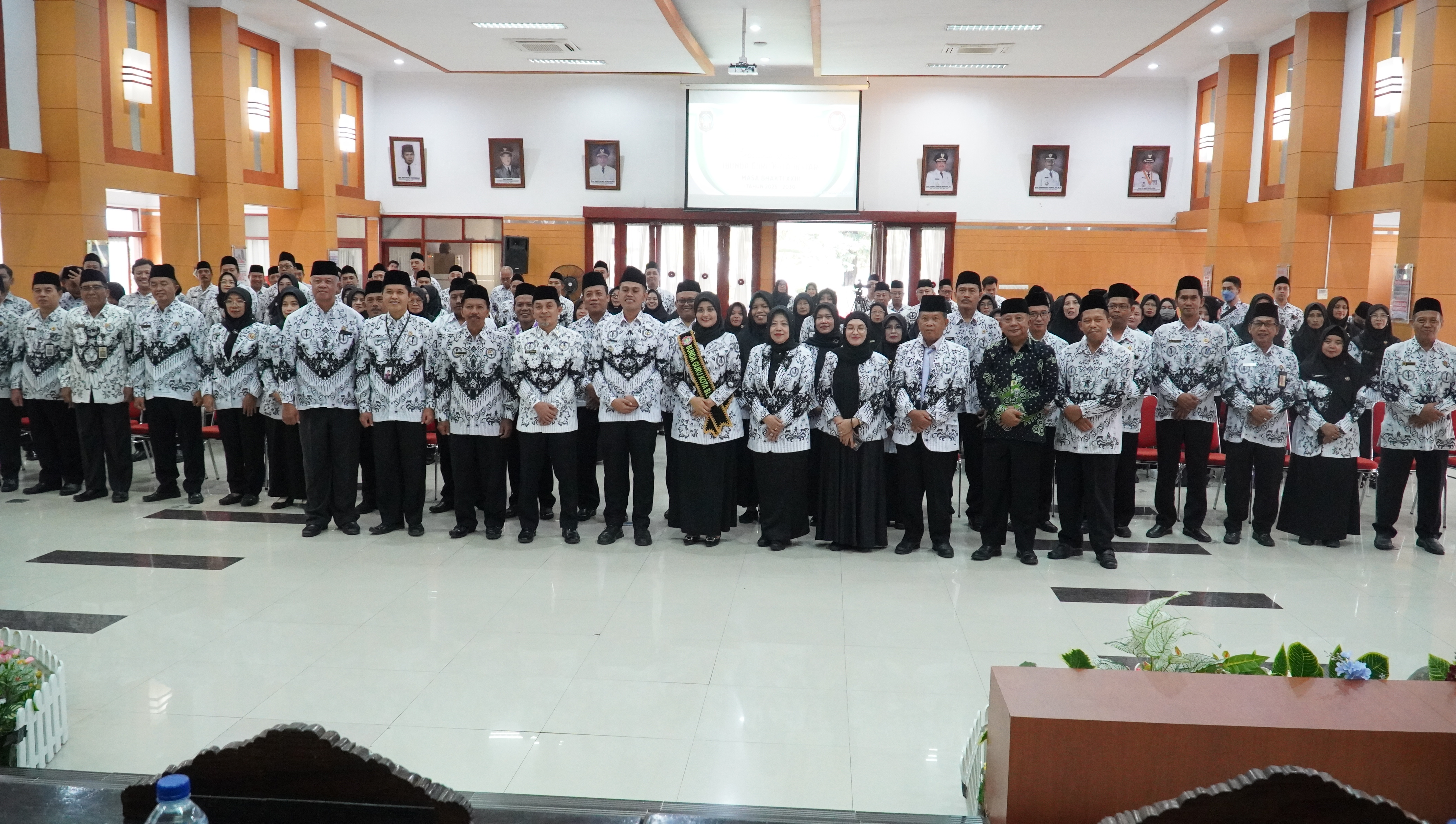 29 September 2025- Penganugerahan IBUNDA GURU KOTA BLITAR &amp;amp; PENGUKUHAN PENGURUS PGRI KOTA BLITAR  Masa Bhakti XXIII Tahun 2025-2030