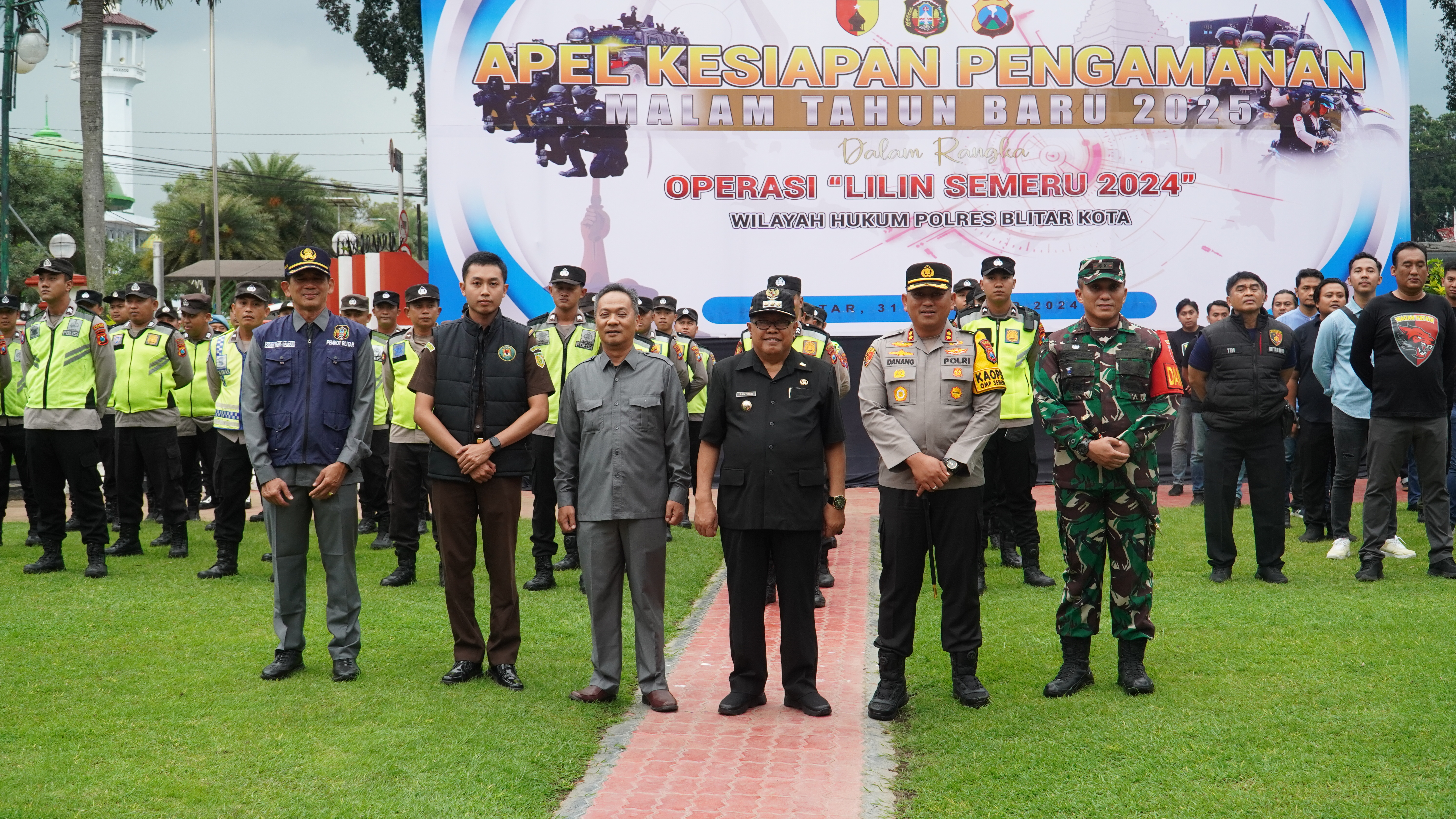 31 Desember 2024 - Apel gelar pasukan pergantian TAHUN BARU 2025