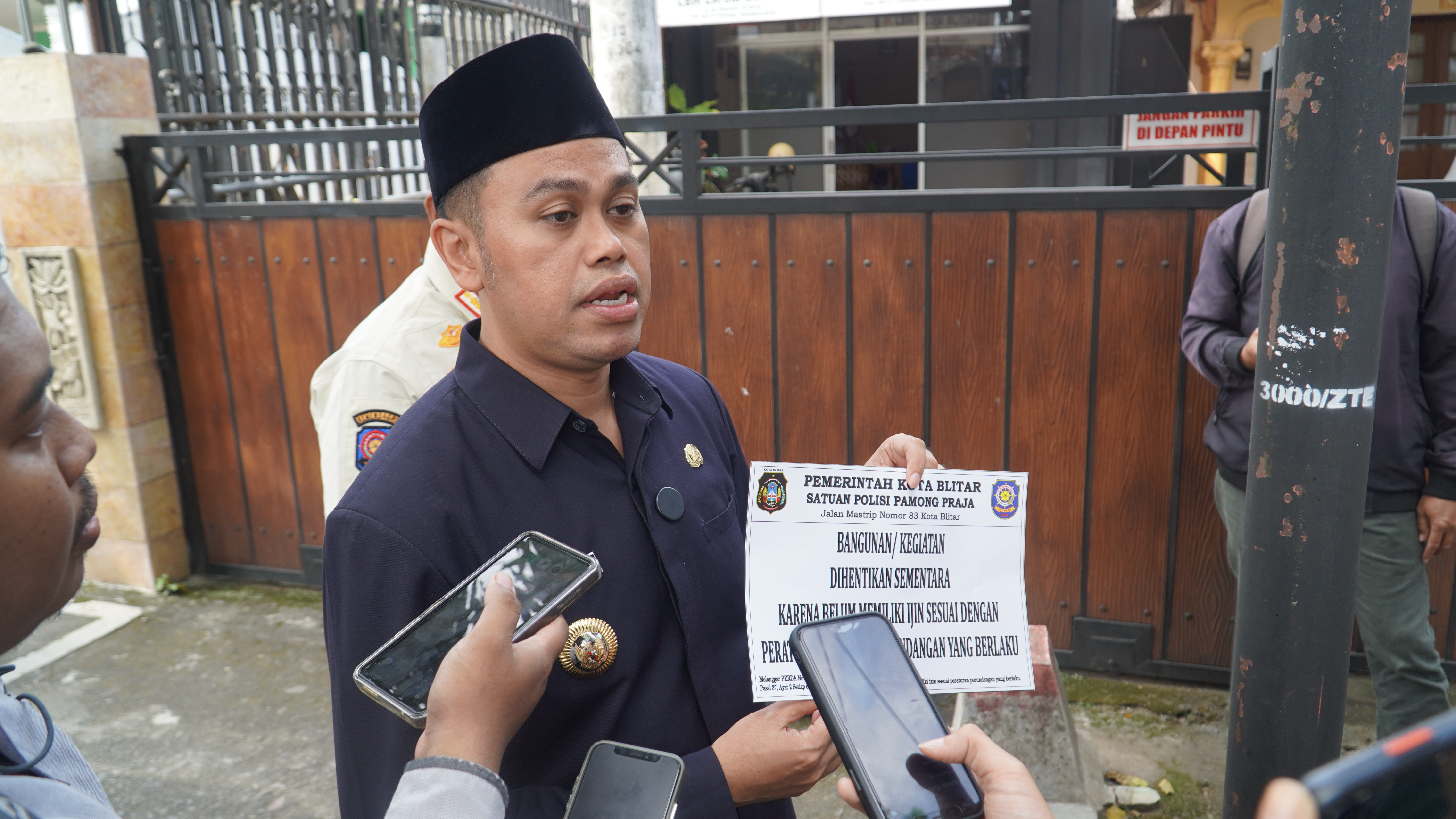 17 Juli 2025-Monitoring Penyegelan Fiber Optik Tak Berizin di Jl. dr.Wahidin, dan Jl.dr.Soetomo