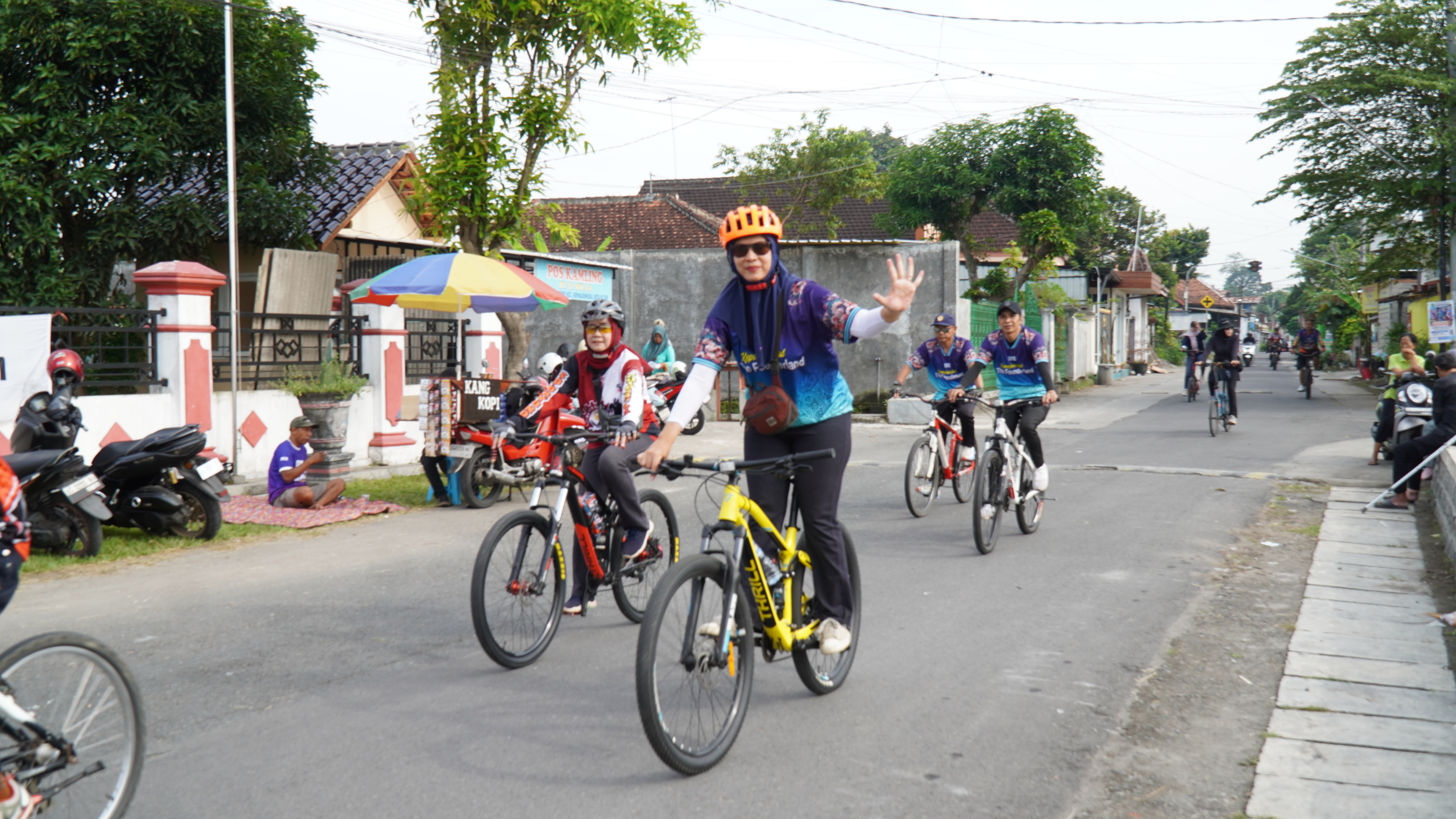 13 Desember 2025- BU SRI WES BISA (Seribu Srikandi Gowes Sambil Wisata) Kec.Kepanjenkidul