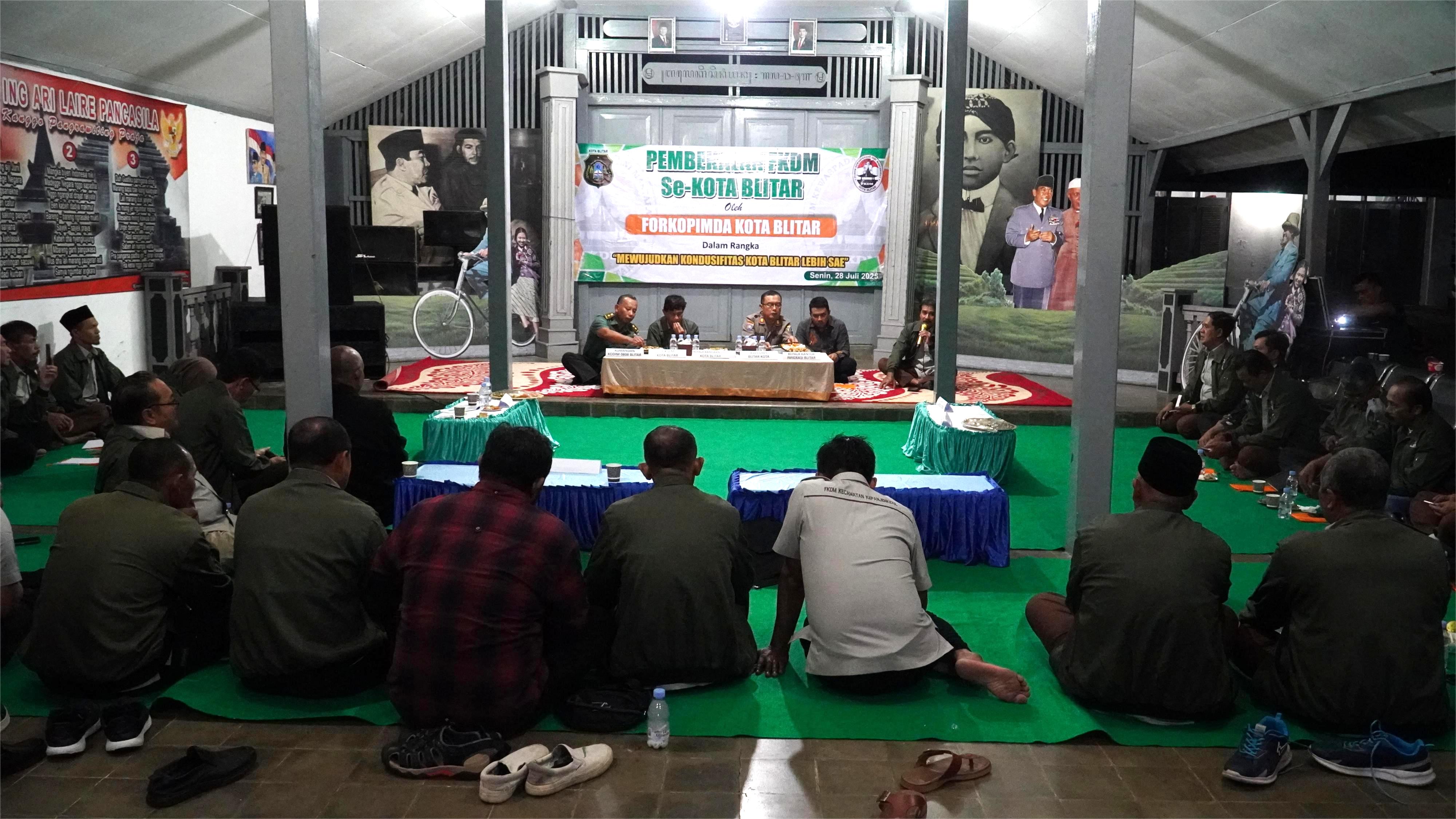 28 Juli 2025-Pembekalan FKDM se-Kota Blitar oleh FORKOPIMDA Kota Blitar di Balai Kesenian Istana Gebang
