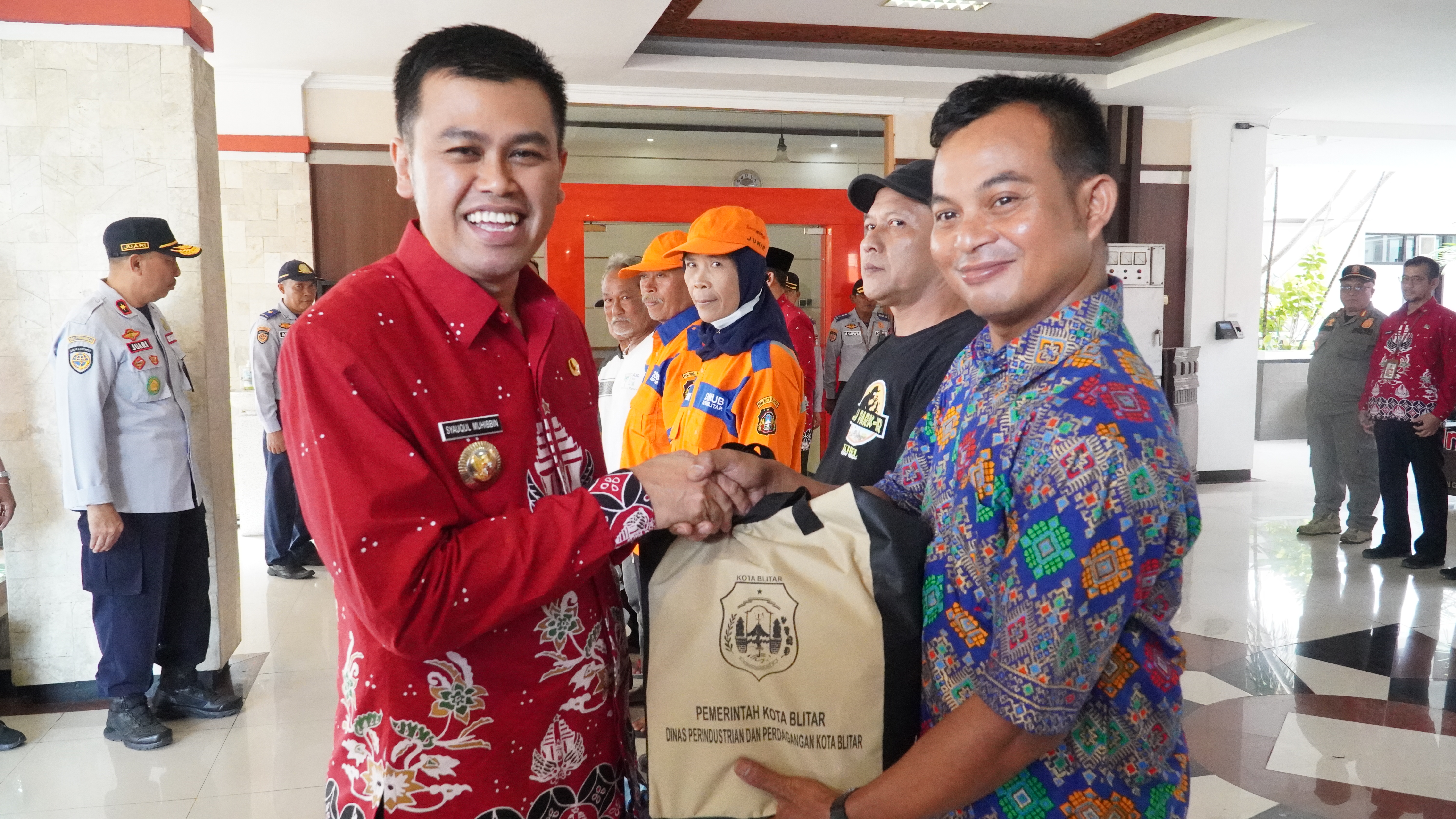 20 Maret 2025 - Penyerahan bingkisan untuk JUKIR &amp;amp; ABANG BECAK (gelombang 1)
