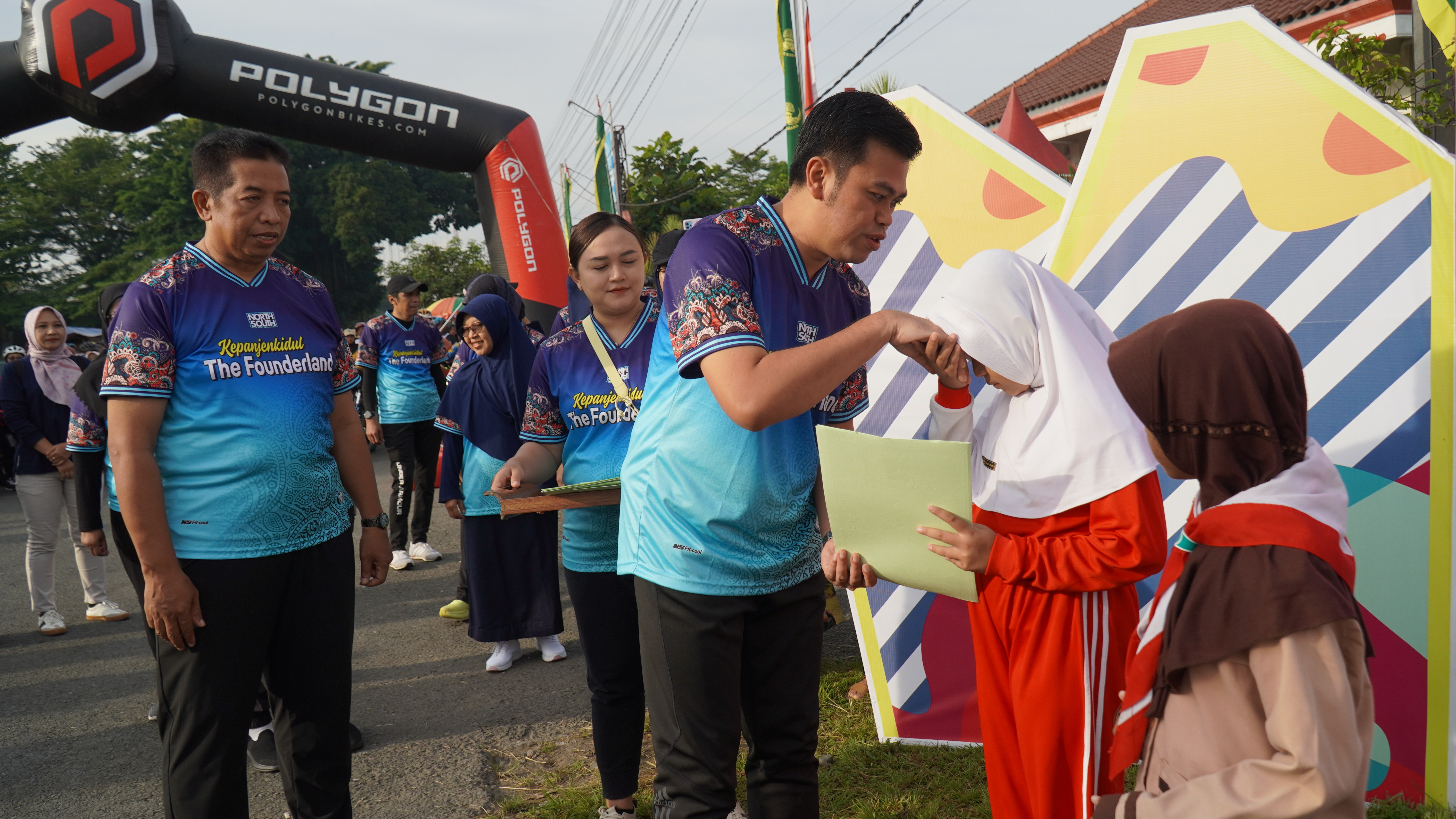 13 Desember 2025- BU SRI WES BISA (Seribu Srikandi Gowes Sambil Wisata) Kec.Kepanjenkidul