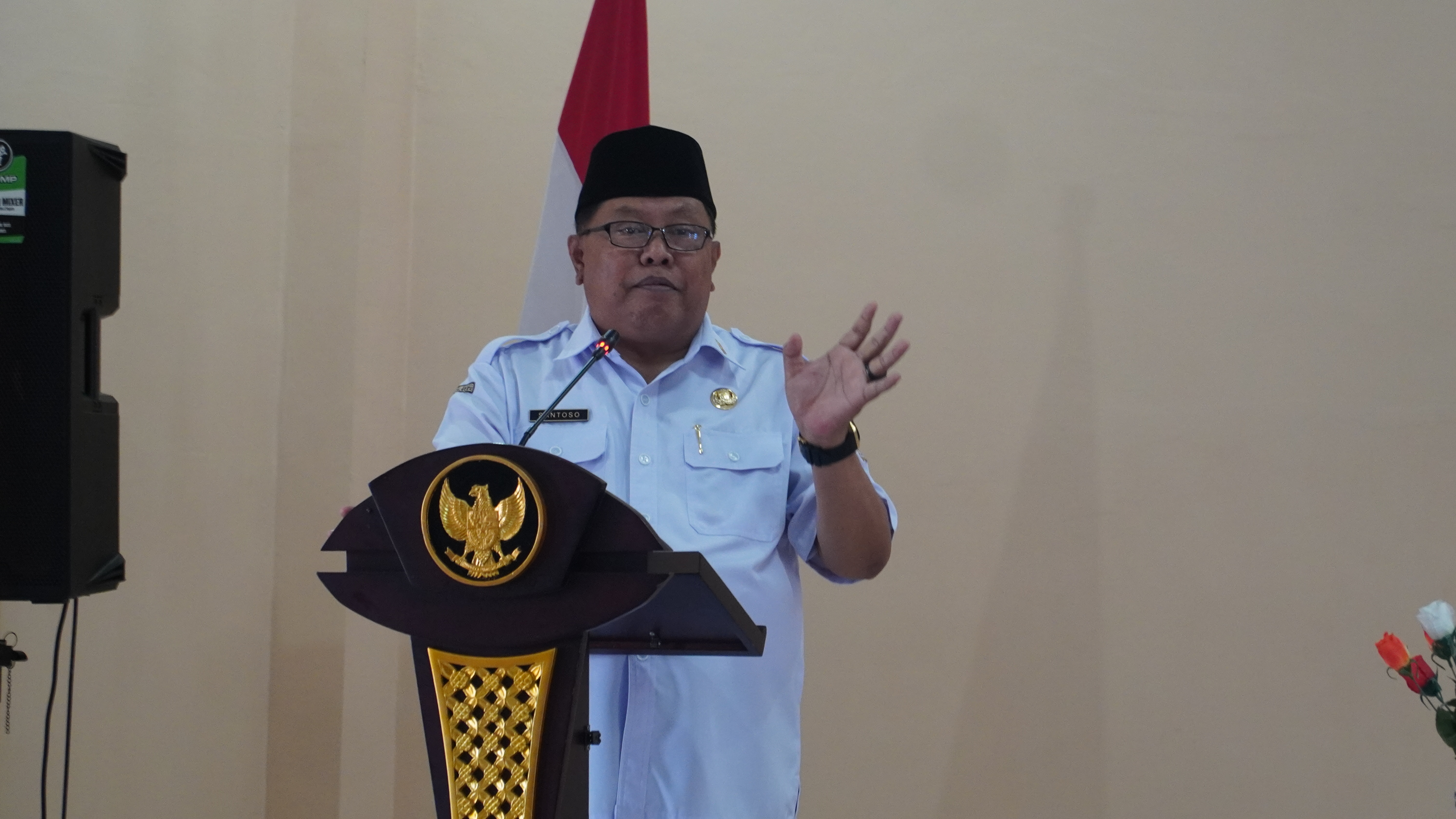 4 Desember 2024 -  Penyerahan Bantuan Alat Usaha dan BLT dari DBHCHT Tahun 2024 di aula DINSOS
