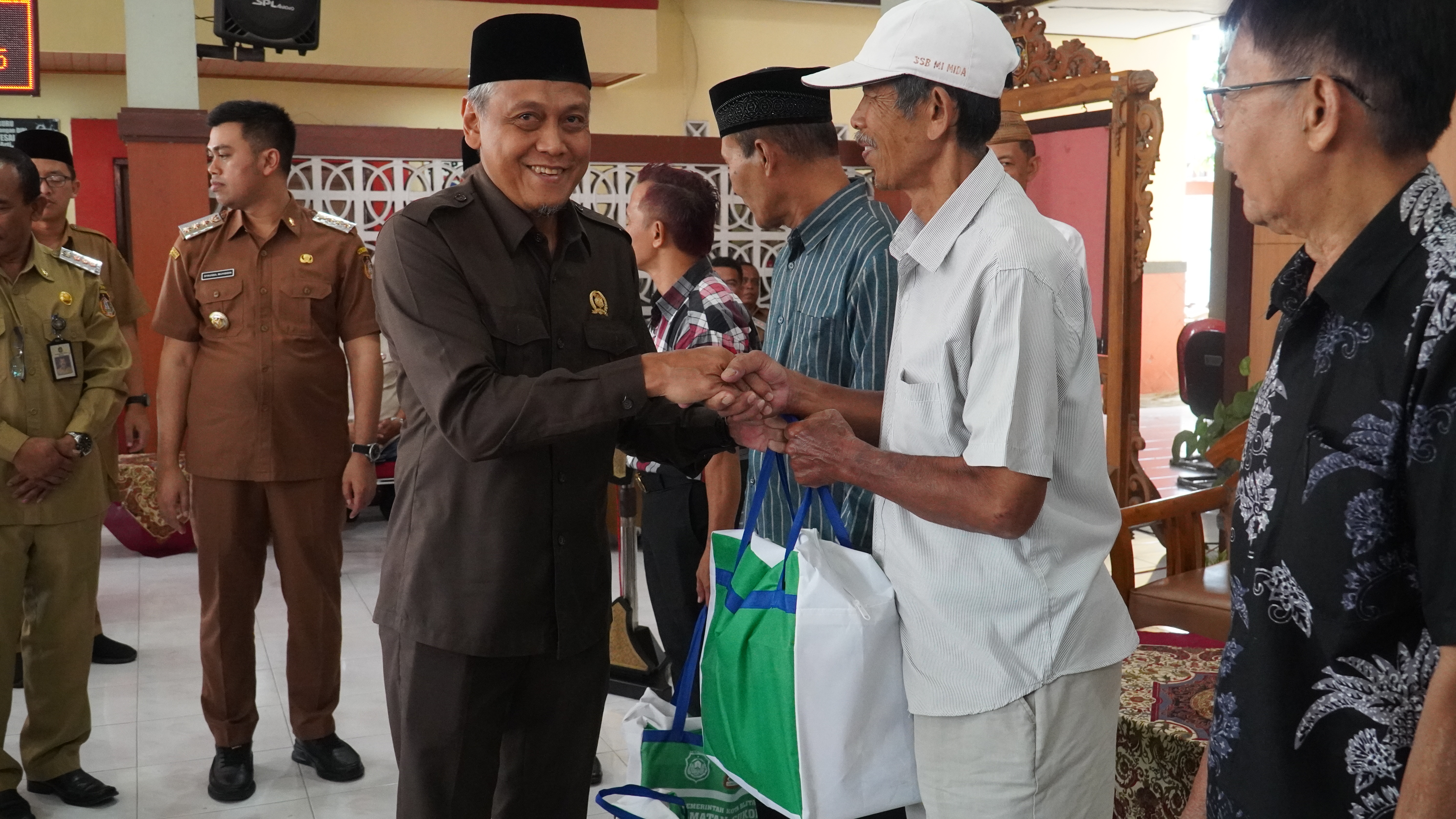 18 Maret 2025 - Pemberian Bingkisan HARI RAYA RT RW LPMK se-Kec.SUKOREJO