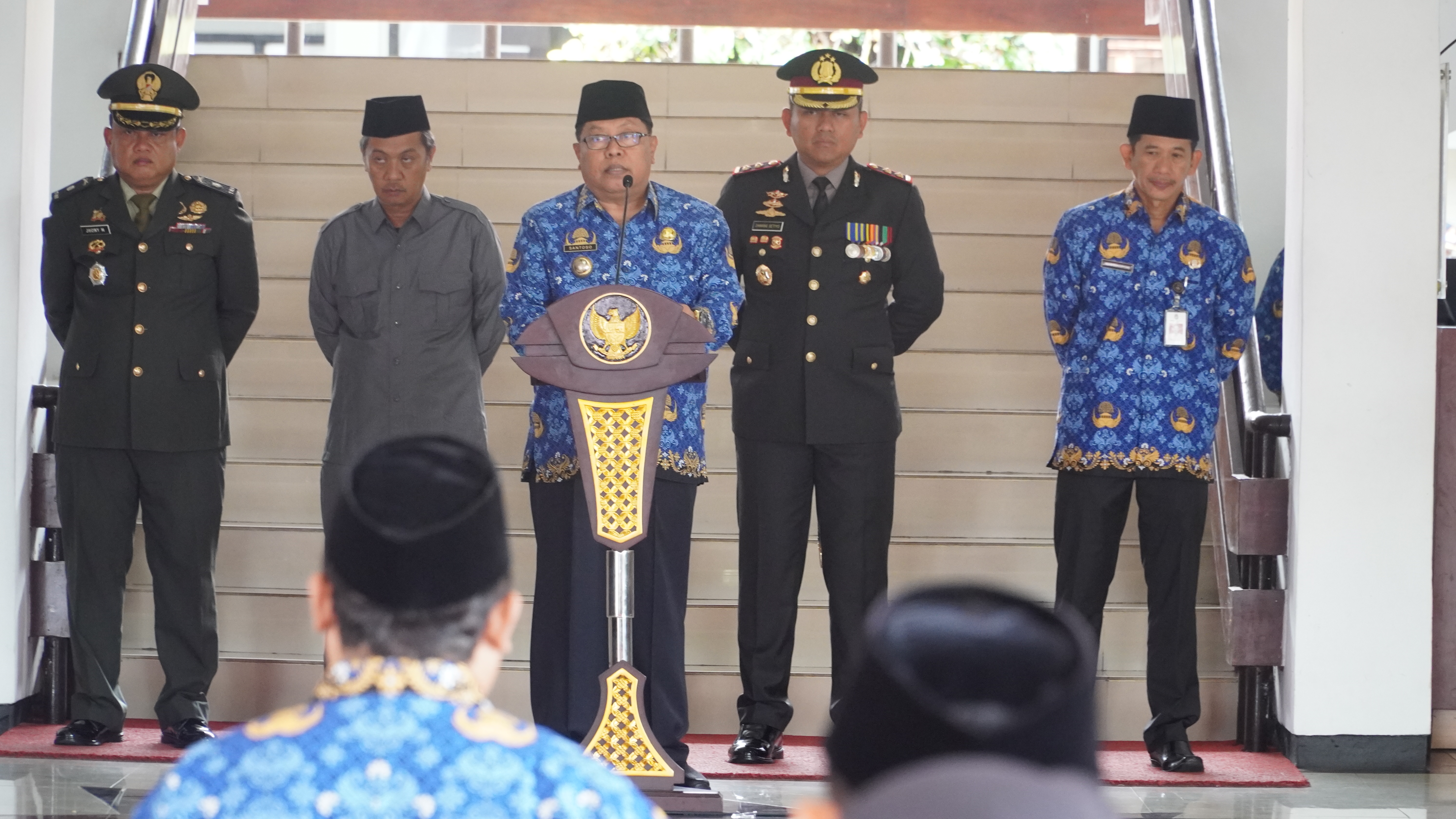 29 November 2024 - Upacara Peringatan HUT KORPRI ke-53 &amp;amp; HUT ke-79 PGRI Tahun 2024 di Halaman Kantor Walikota Blitar