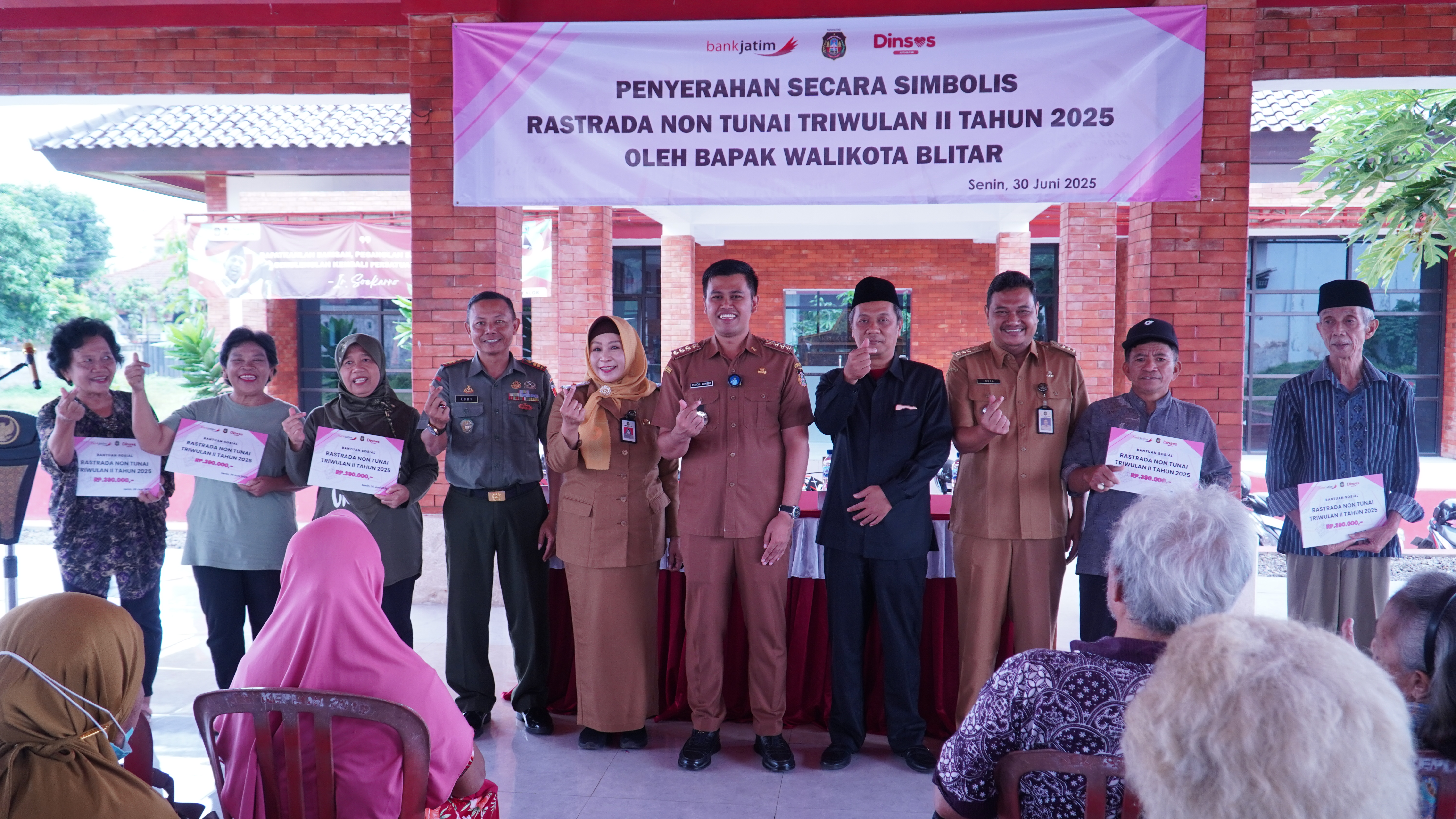 30 Juni 2025 - Penyerahan simbolis RASTRADA NON TUNAI di Kelurahan Sukorejo, Kelurahan Kepanjenlor &amp;amp; Kelurahan Bendogerit