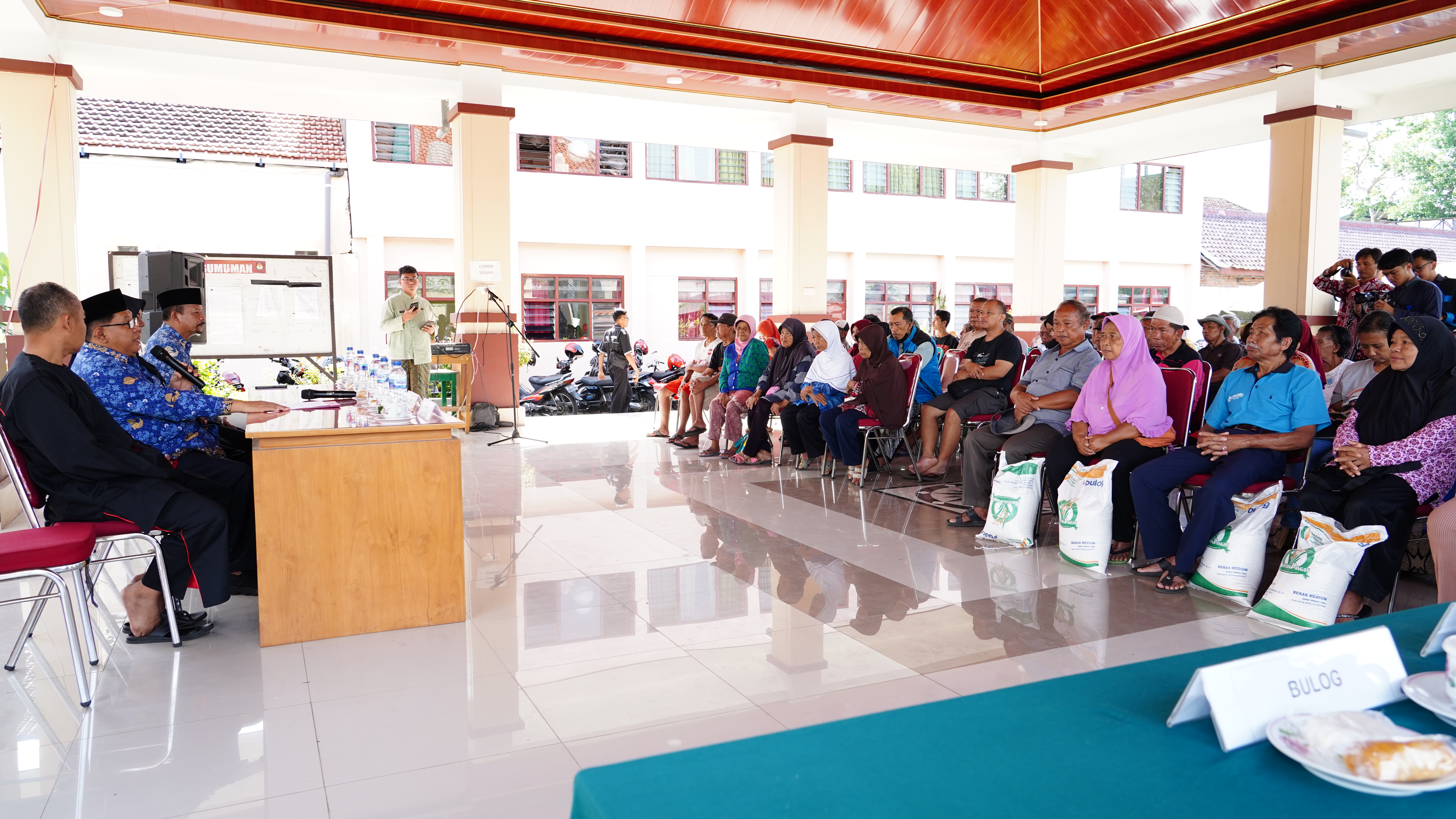 3 Desember 2024 - Penyaluran Simbolis Bantuan Pangan Program Bapanas RI